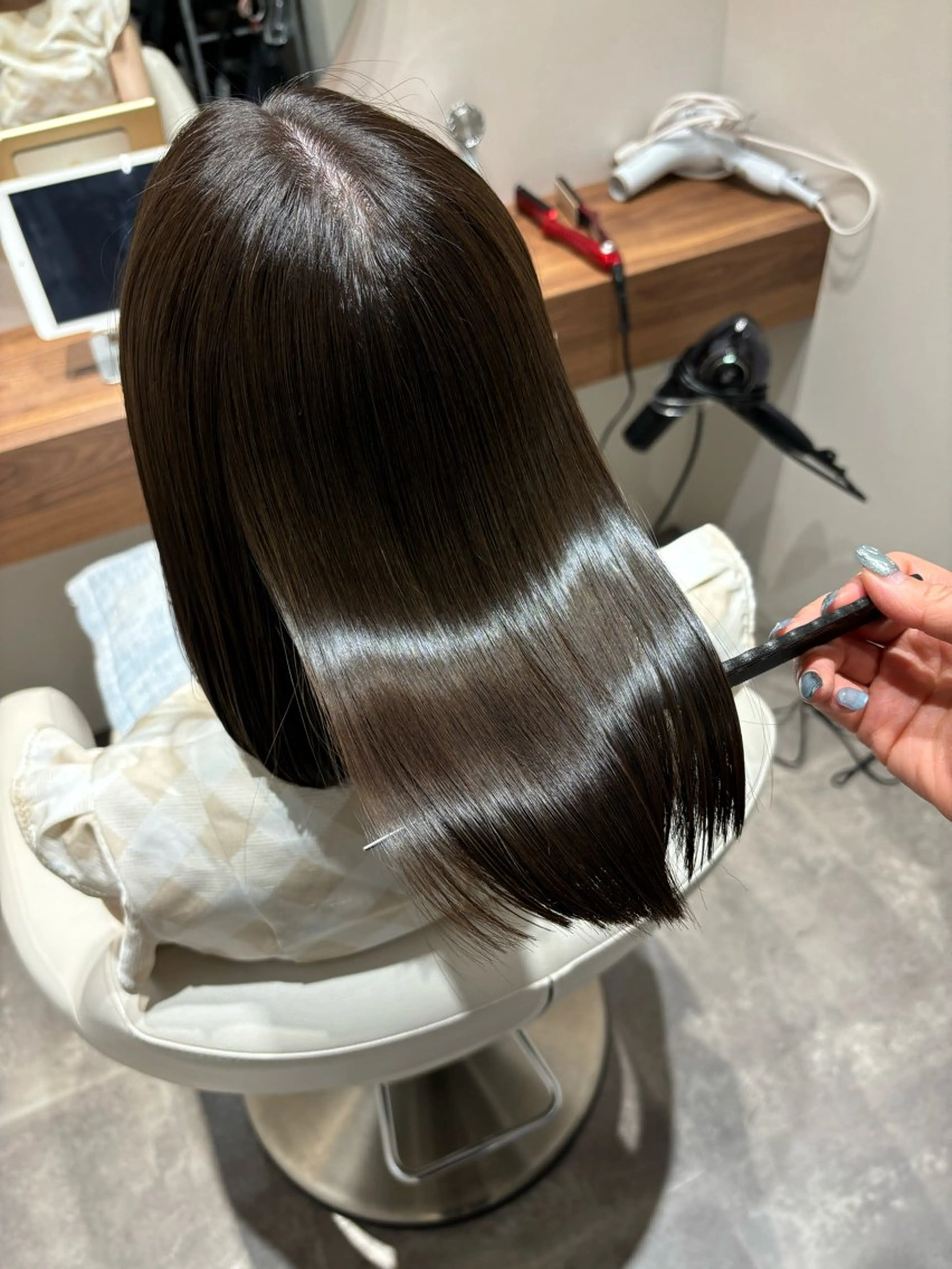 ミディアム トリートメント 美髪ヘア 🤍erikaのヘアスタイル