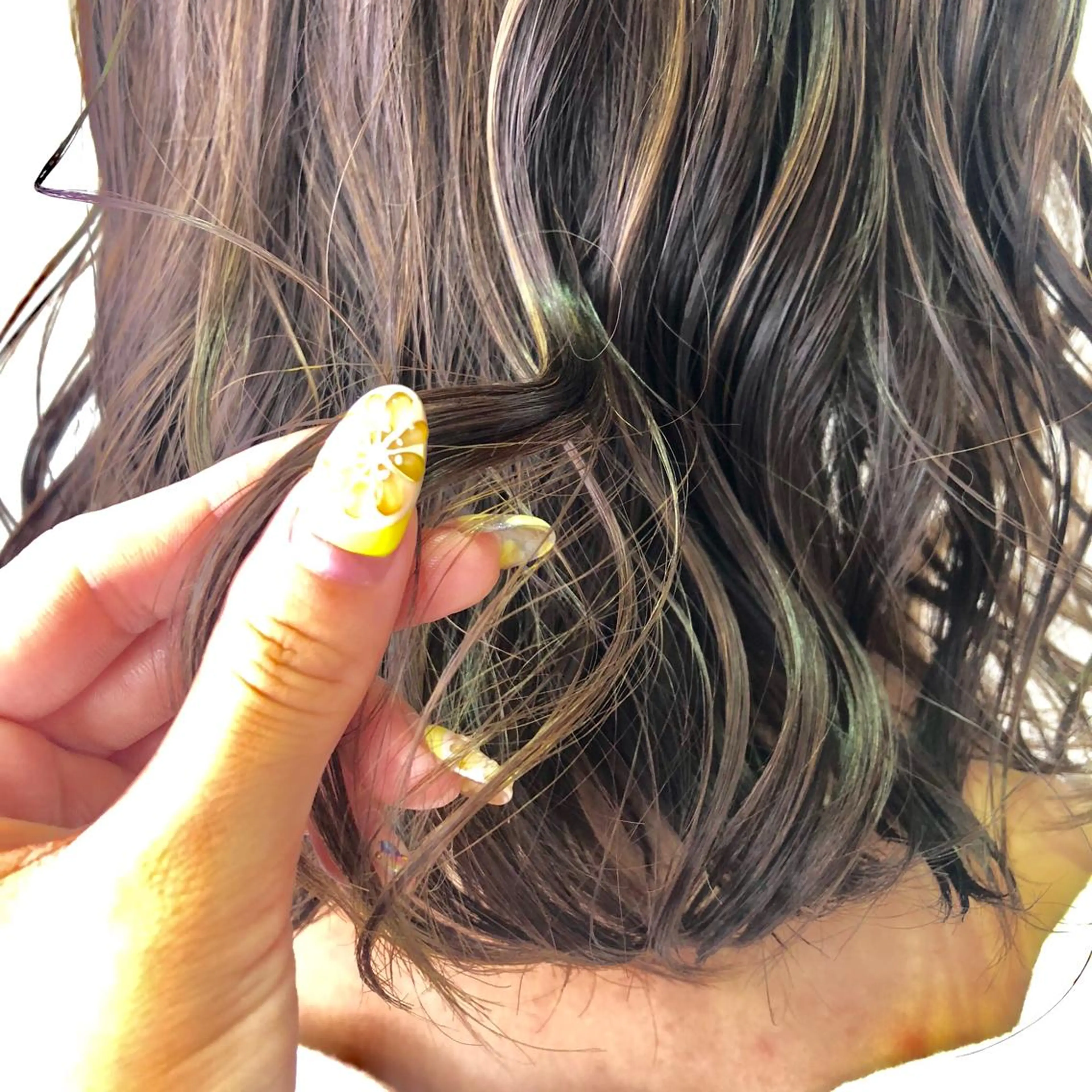 ミディアム カラー ハイライトカラー ハイライト カット トリートメント ベージュ/インナー カラー🤍Rieのヘアスタイル