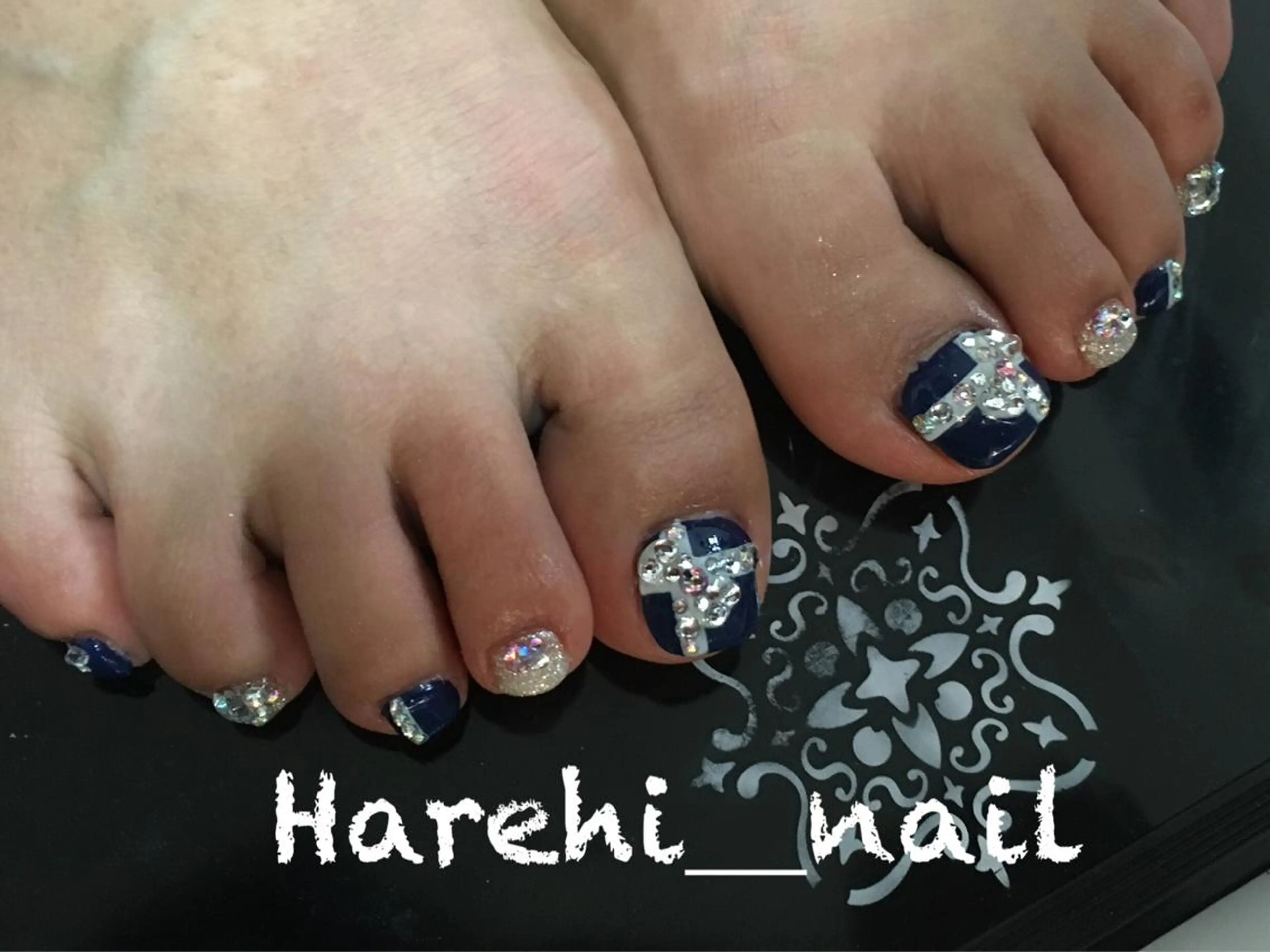 ネイル キラキラネイル リボン ハンドネイル Harehi_ nailのネイルデザイン