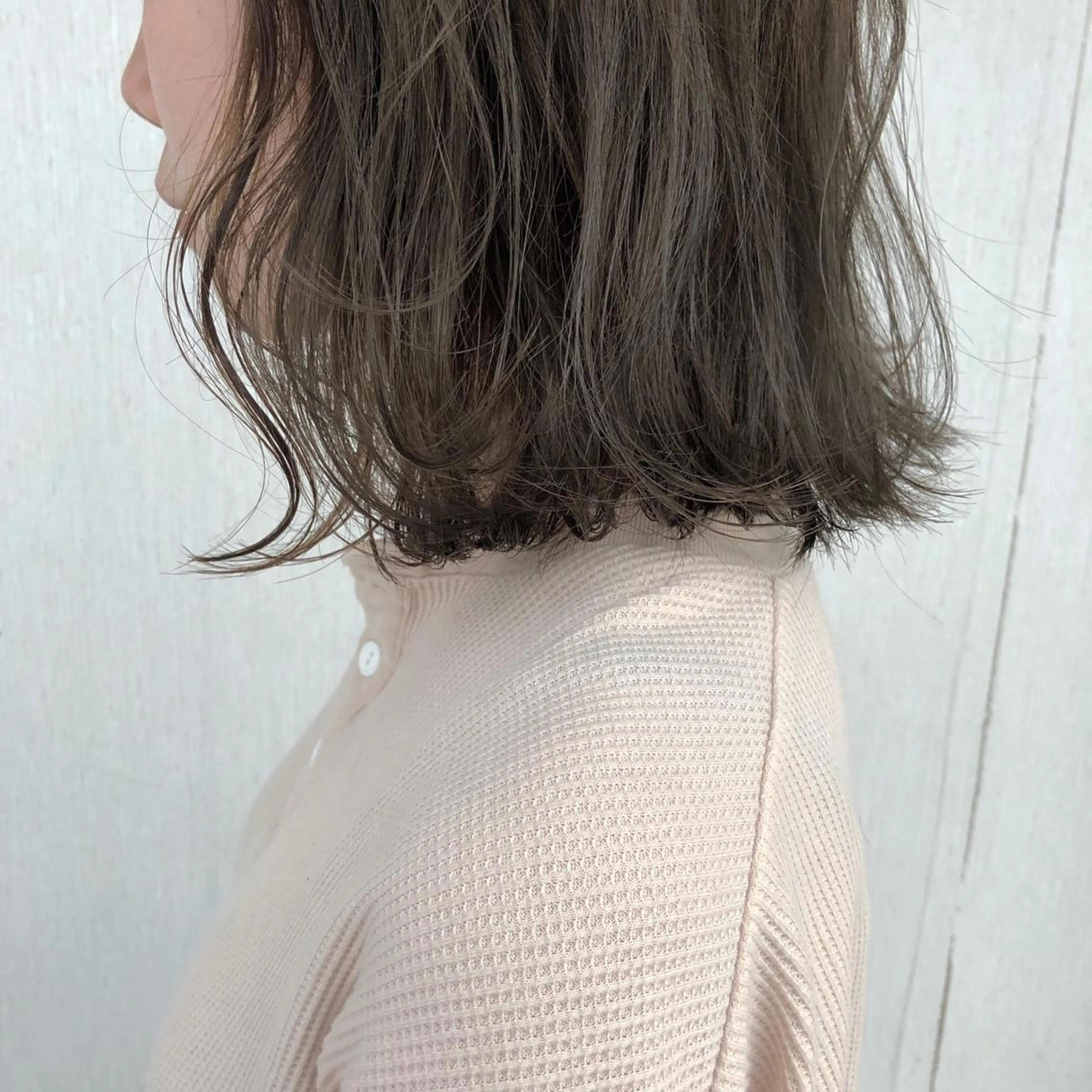 ミディアム ヘアカラー 横山 莉奈のヘアスタイル