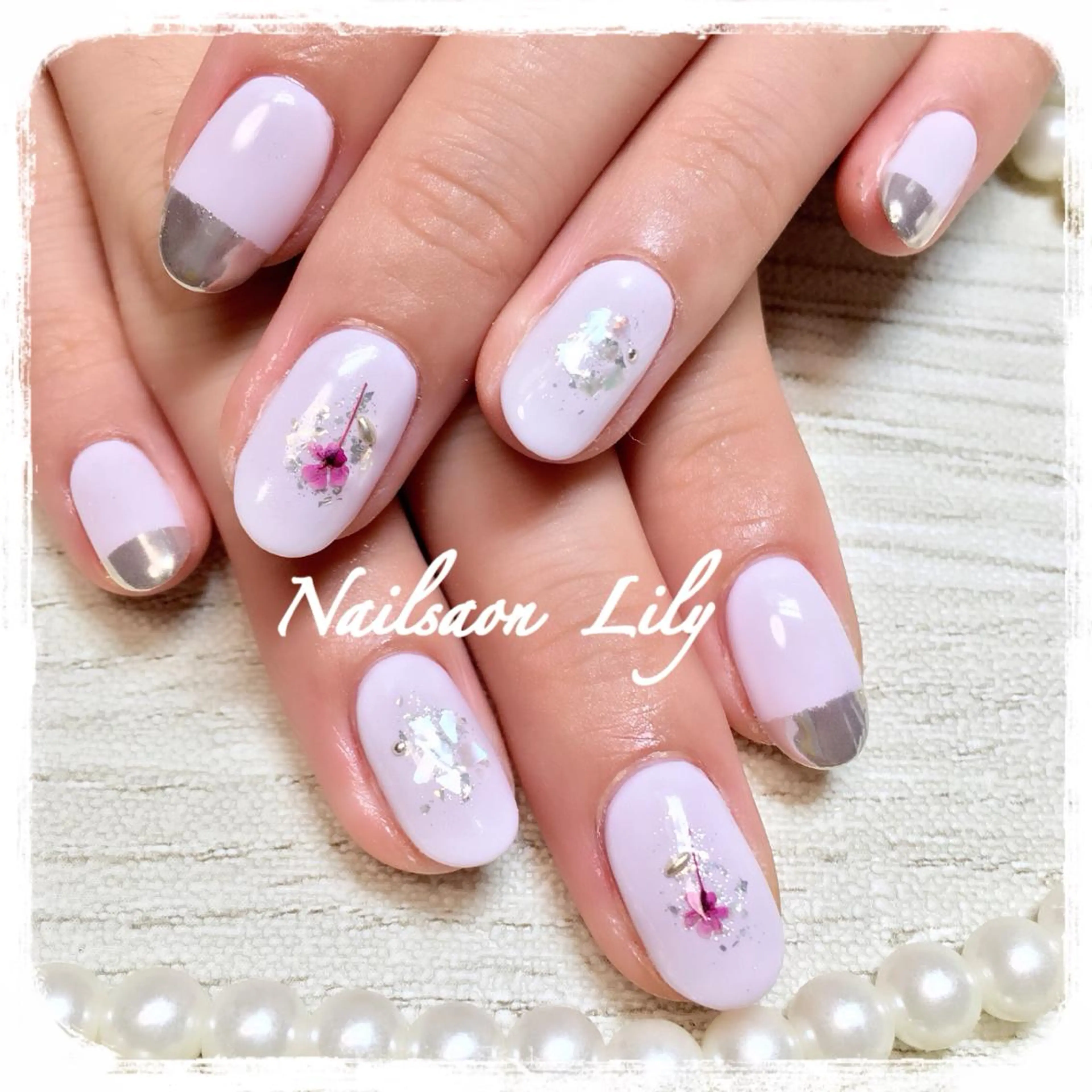 ネイル ミラーネイル Nailsalon Lilyのネイルデザイン