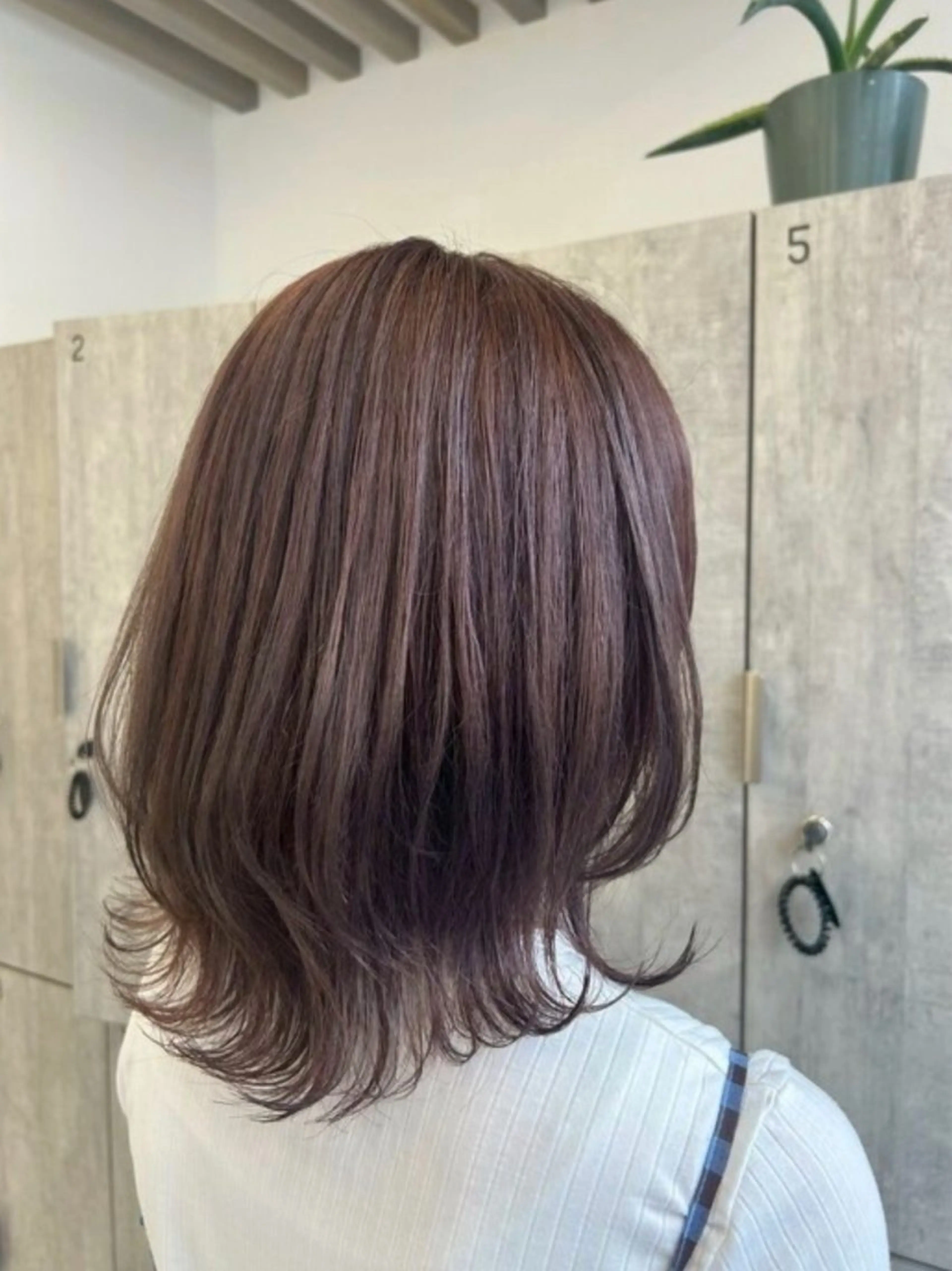 ミディアム カラー パーマ ヘアアレンジ ベージュカラー レイヤーカット あーすの ウッチィ🐤のヘアスタイル