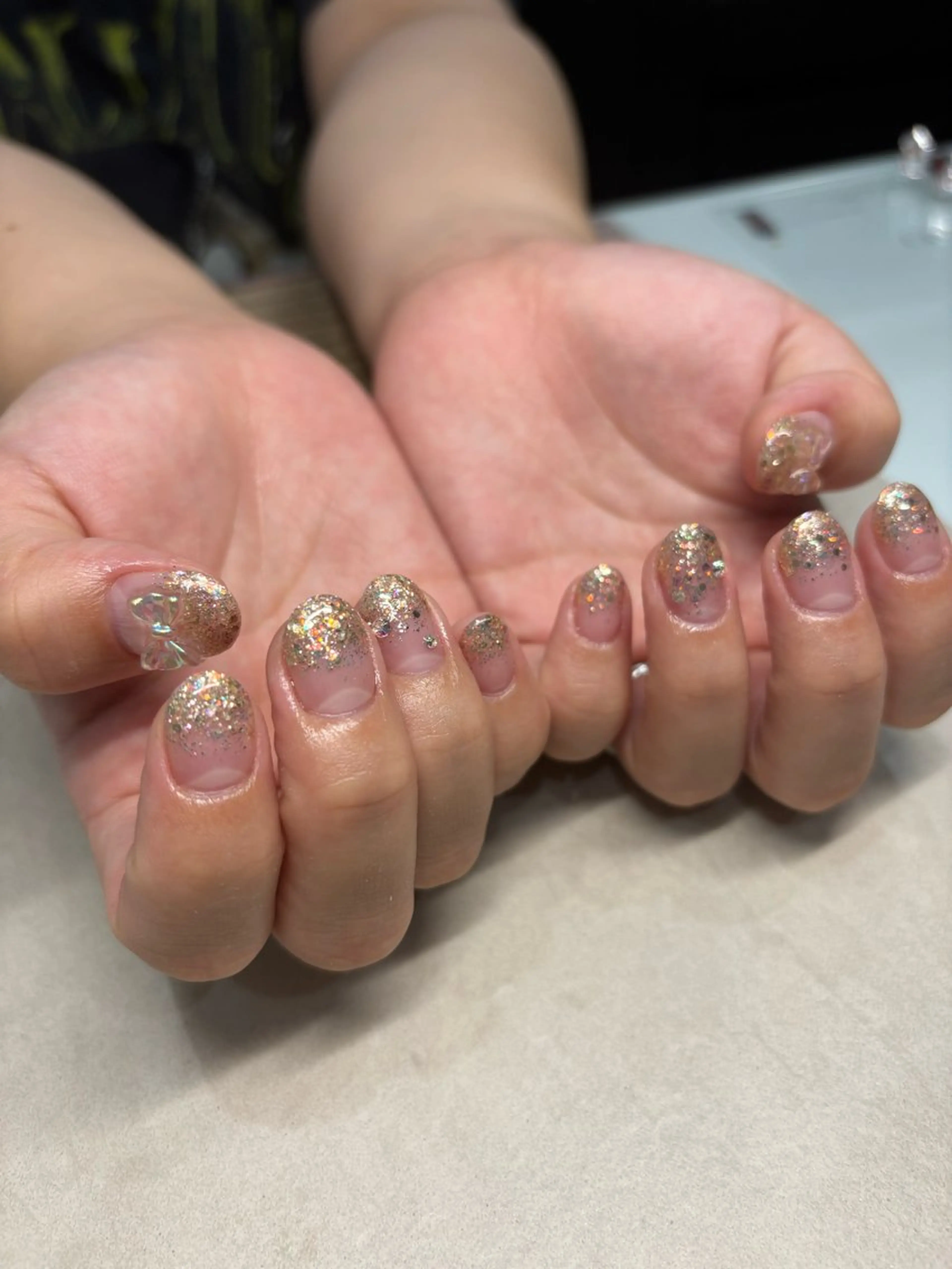 ネイル ラメ(グリッター) ラメグラデーション ストーンネイル ハンドネイル LICO HAIR＆RELAXATION所属・Lico Ryoのネイルデザイン