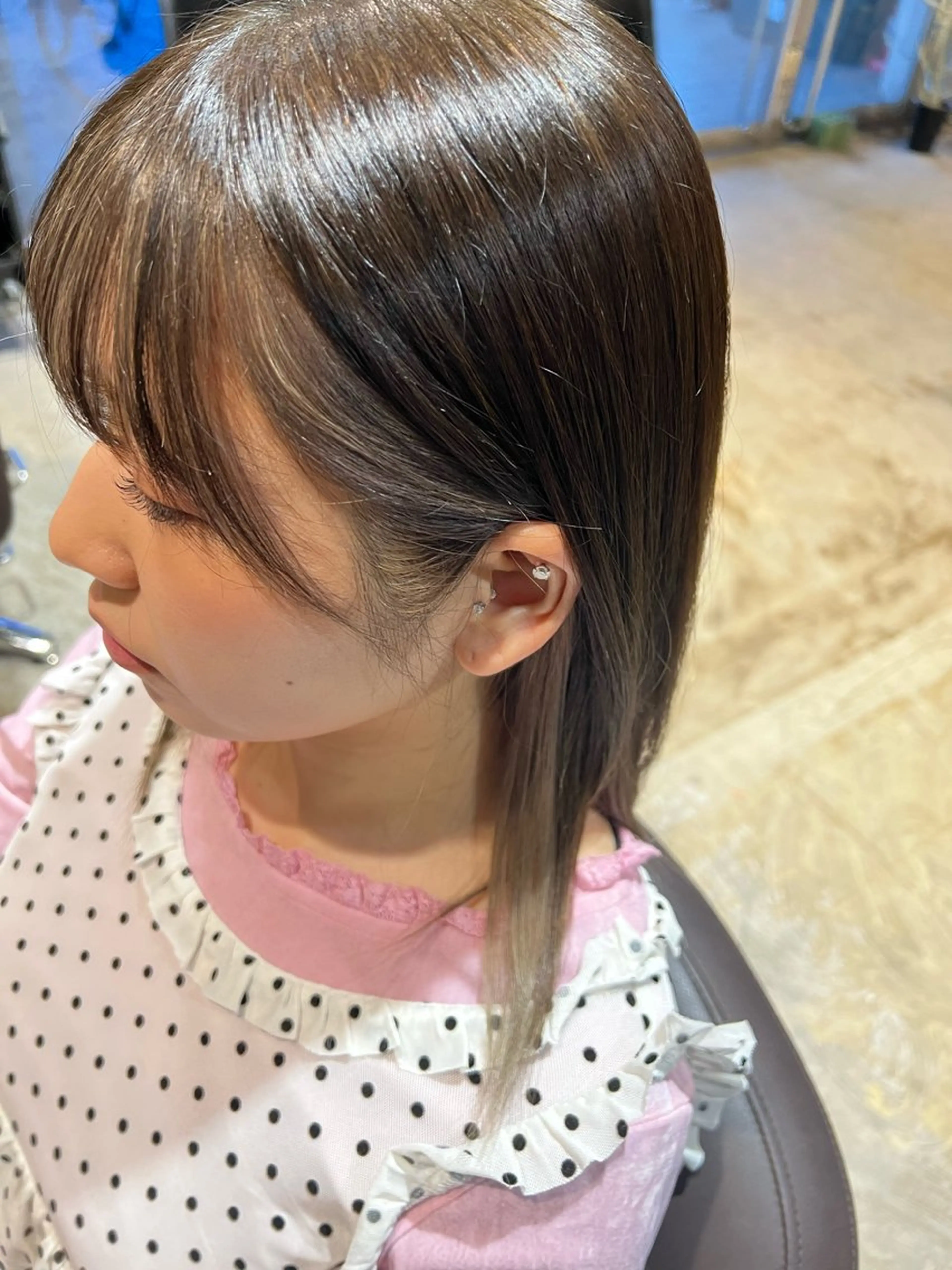 ミディアム カラー ブリーチ 顔周りカット ヘアカラー トリートメント ヘッドスパ カラースペシャリスト しょう🧑🏼‍🎨のヘアスタイル