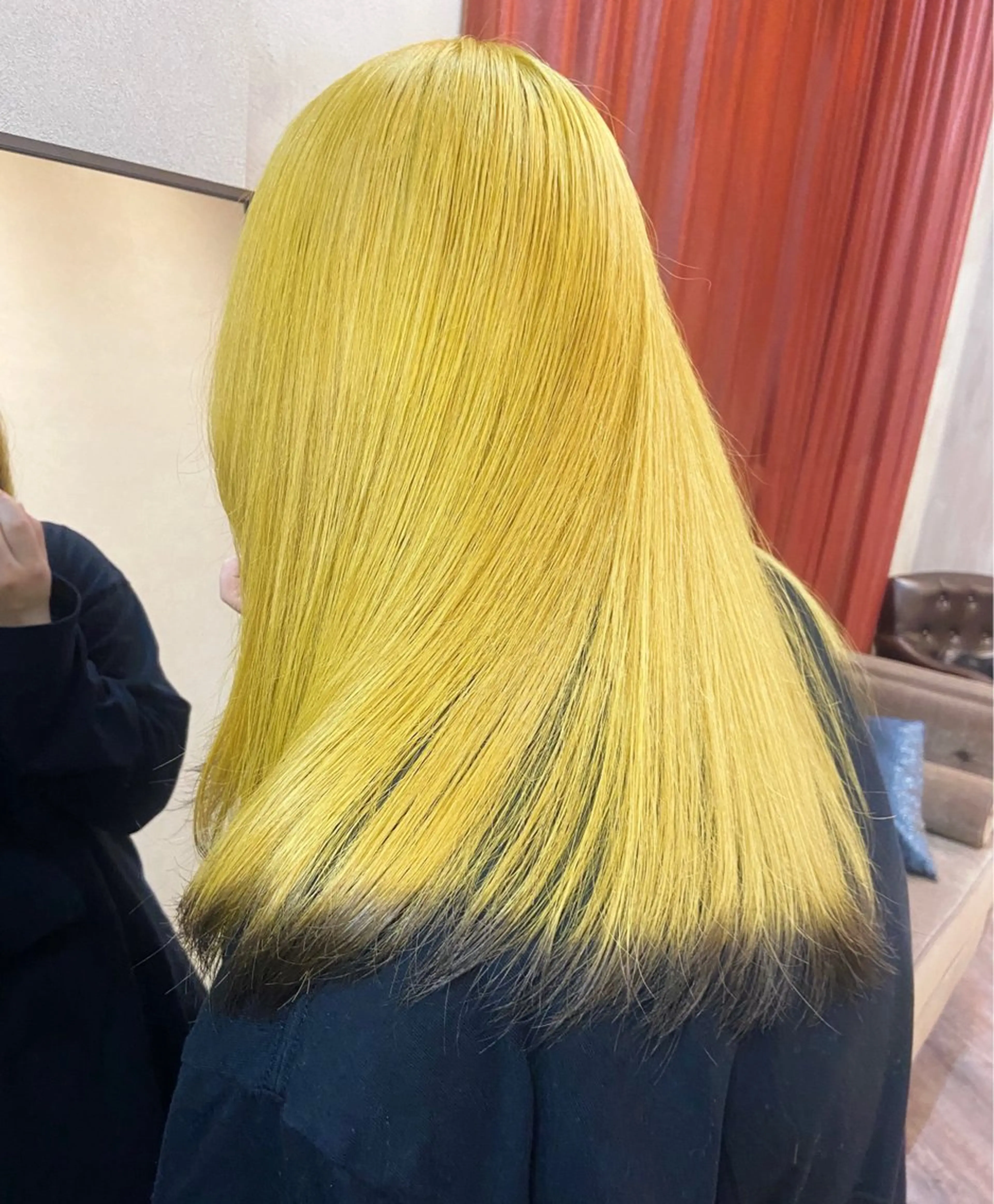 ミディアム カラー 黒髪 ブリーチ イエローカラー ヘアカラー デザインパーマ 藤田和樹のヘアスタイル