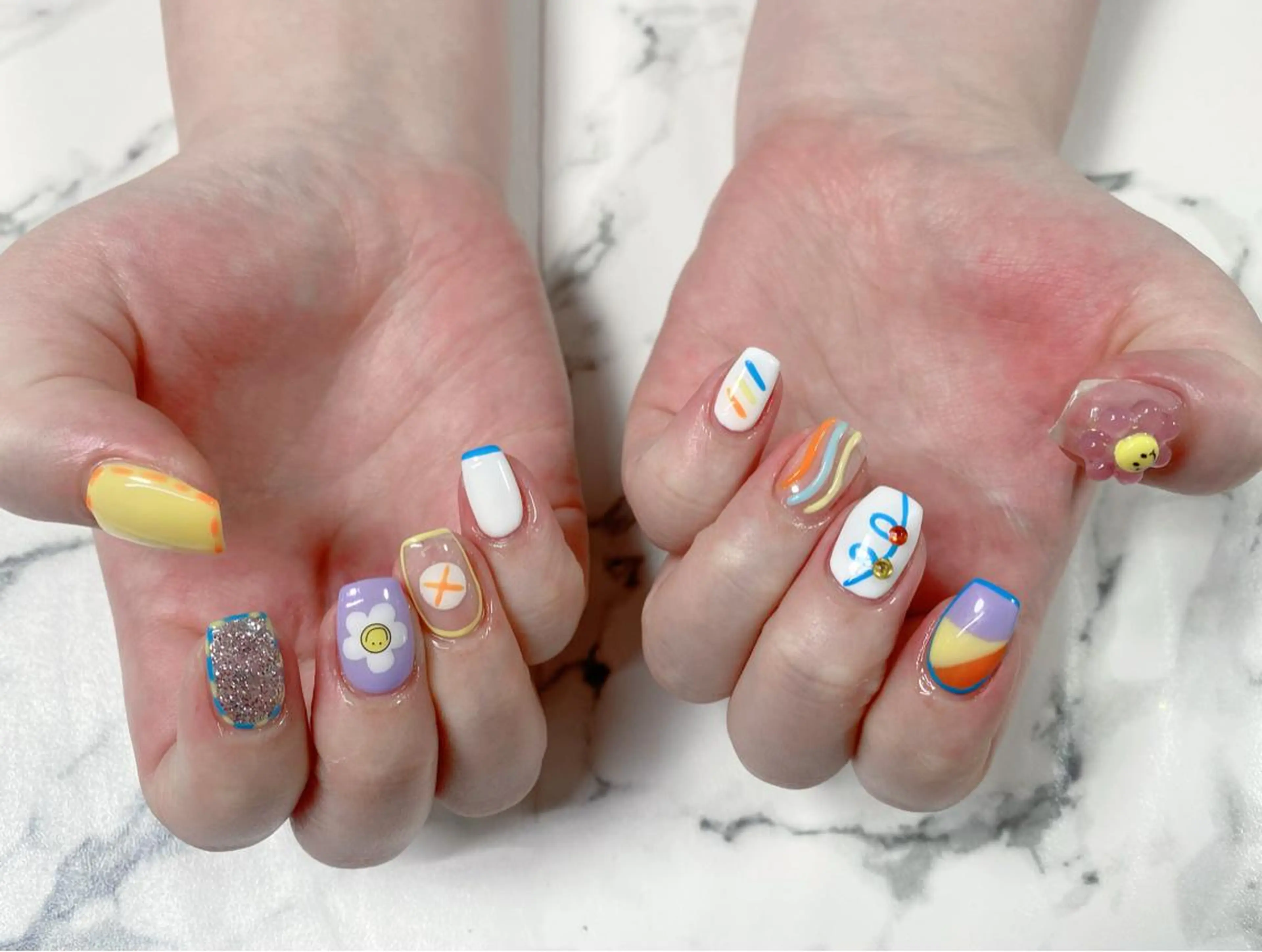 ロング カラー ネイル Q Free nailsのネイルデザイン