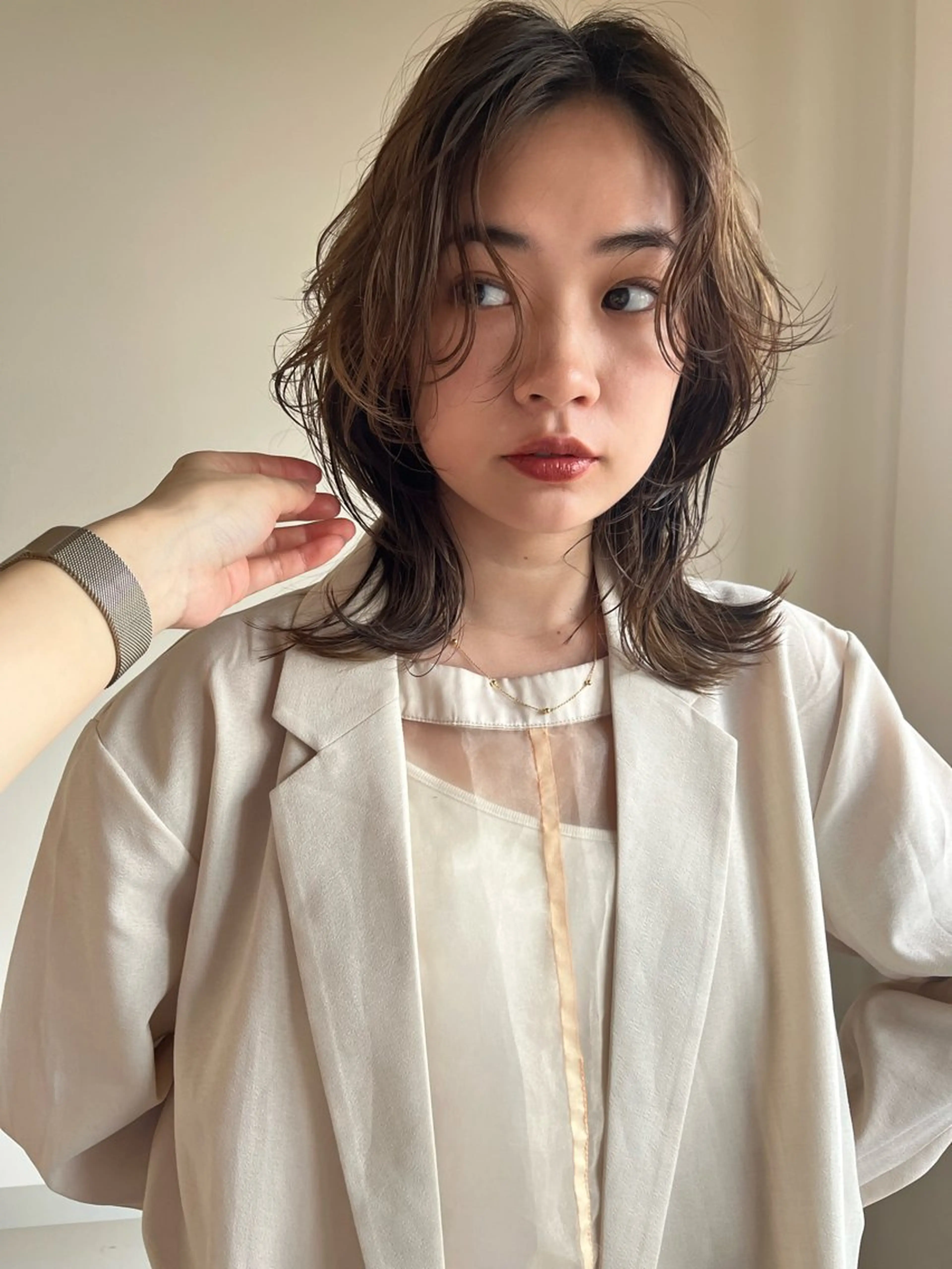 ミディアム カラー パーマ レイヤーカット GO TODAY シェアサロン 表参道Flos店所属・nishi fuyumiのヘアスタイル