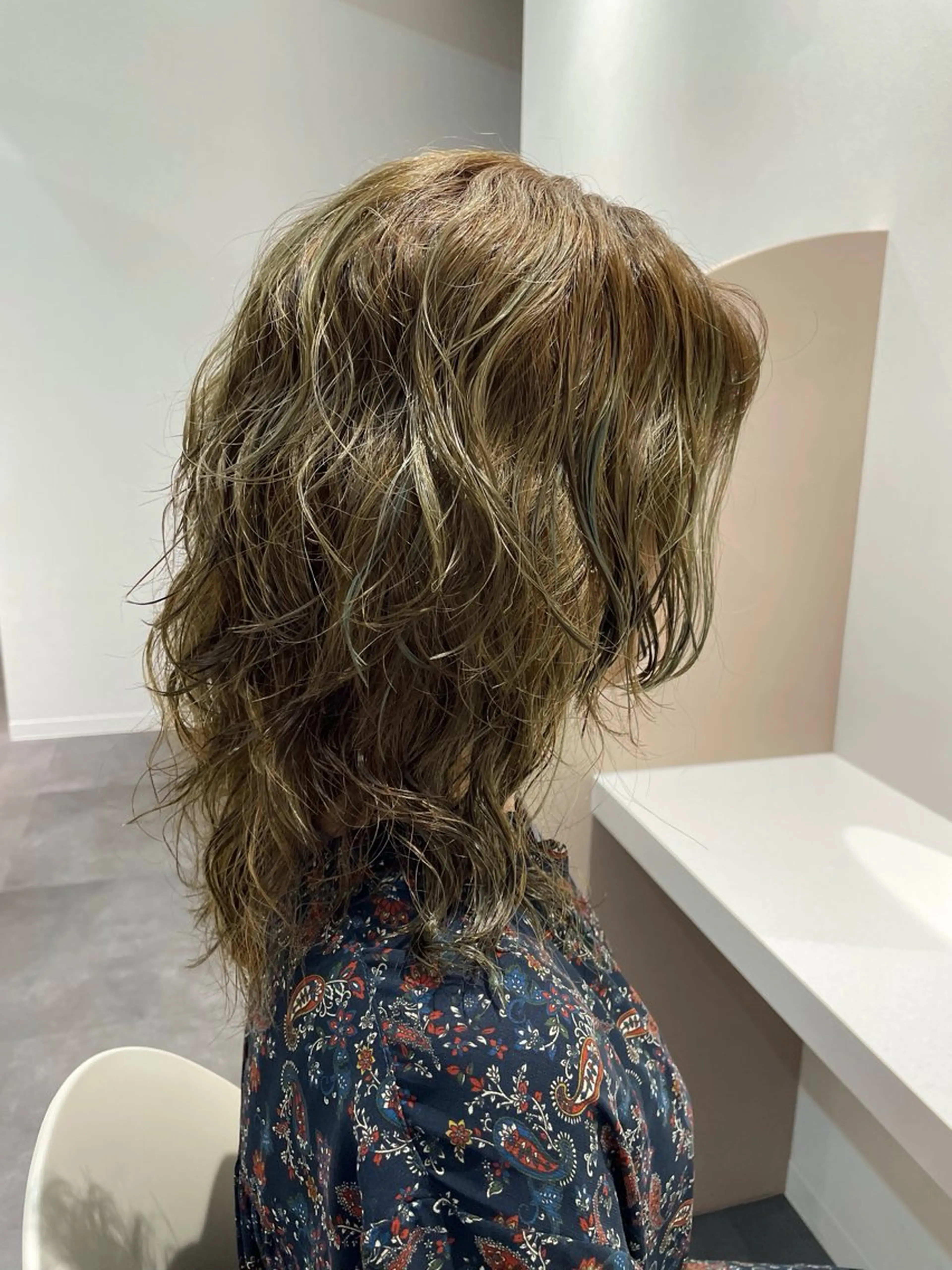 ミディアム パーマ 佐野 えり奈のヘアスタイル