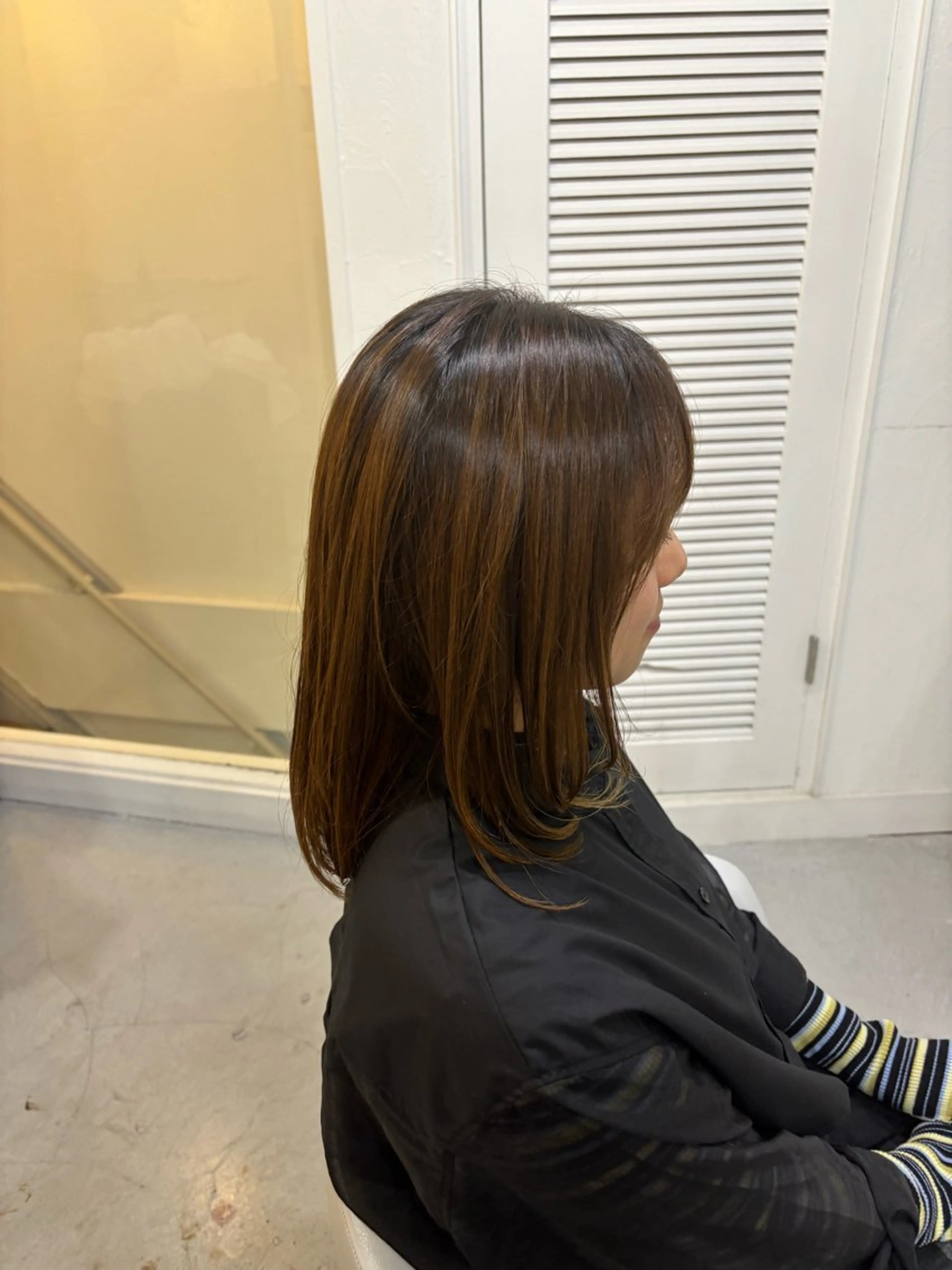 セミロング 越坂部 桃子のヘアスタイル