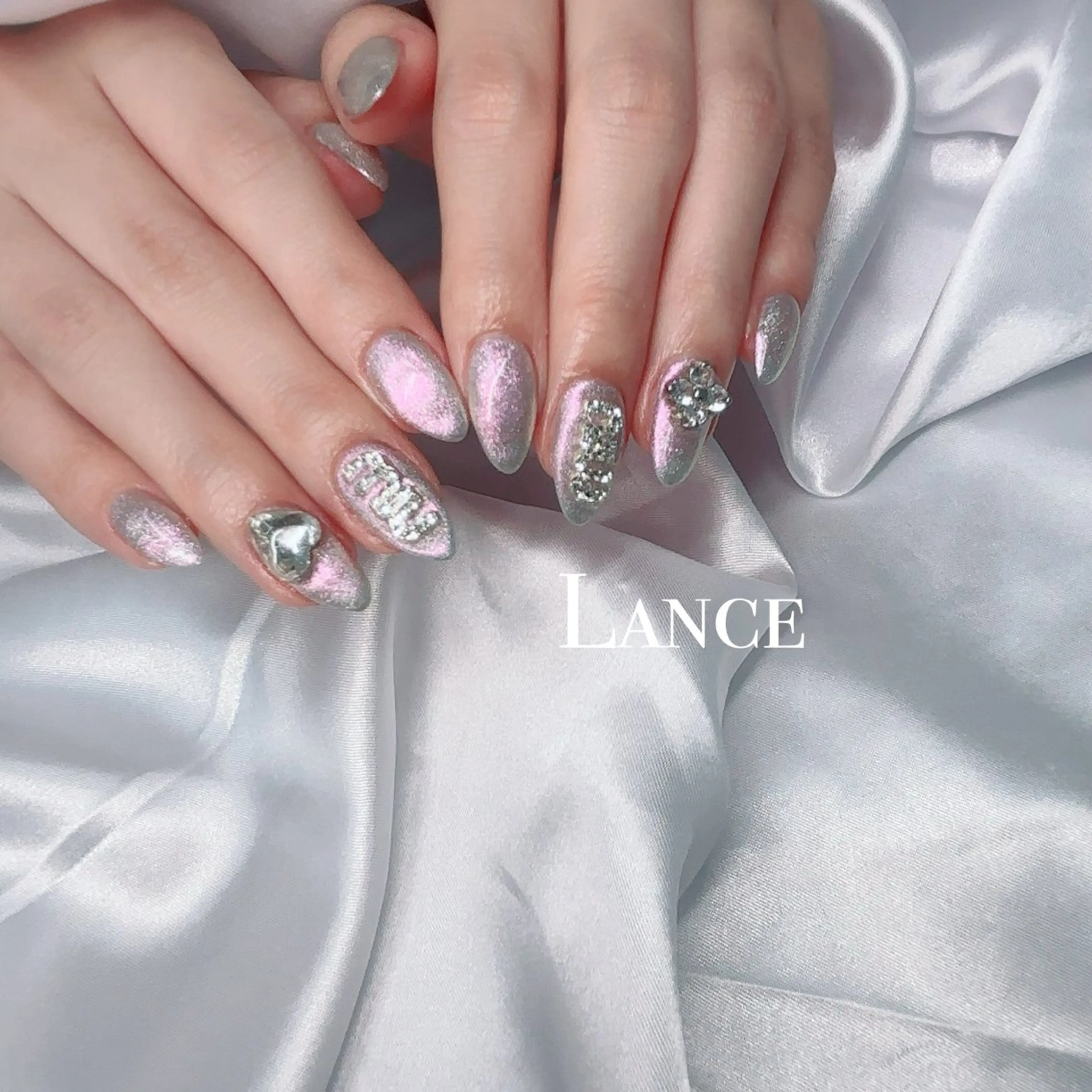 ネイル オーロラネイル フットネイル 氷ネイル・うるうるネイル キラキラネイル 韓国ネイル Lance nailのネイルデザイン