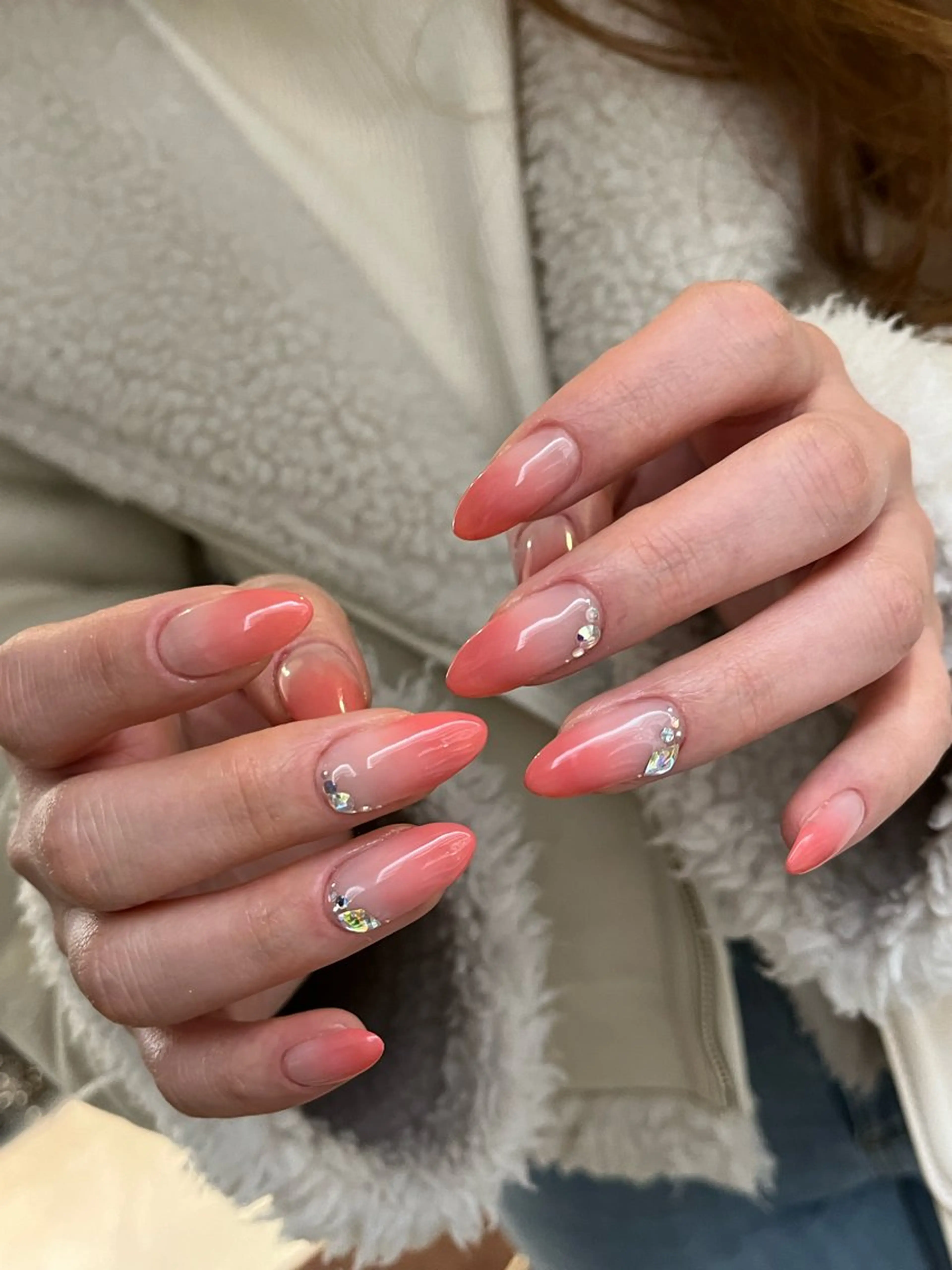 ネイル グラデーション 春ネイル ストーンネイル hiyori🫧 mieuxのネイルデザイン