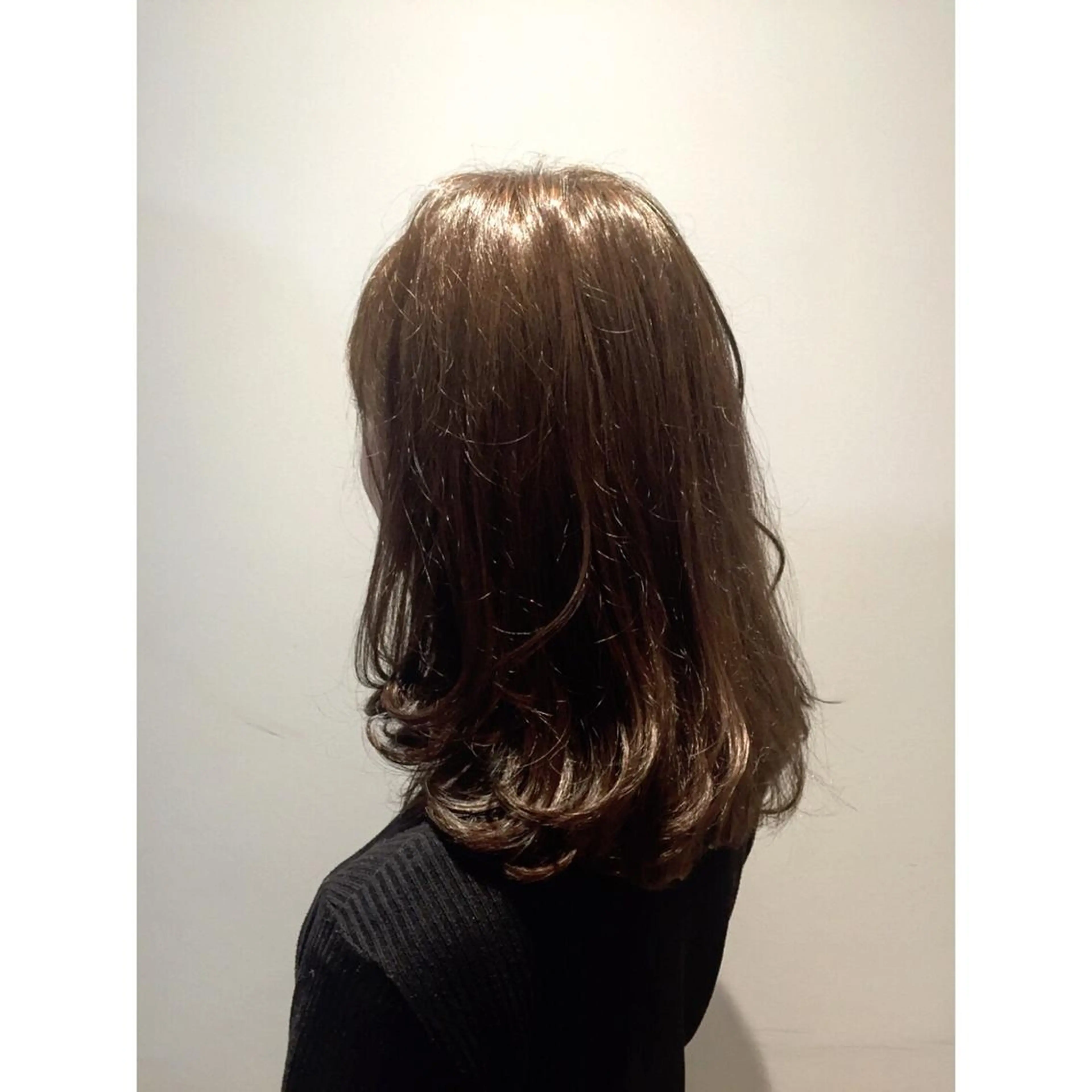 ミディアム カラー パーマ ヘアアレンジ 小顔カット✨ 透明感カラーのヘアスタイル