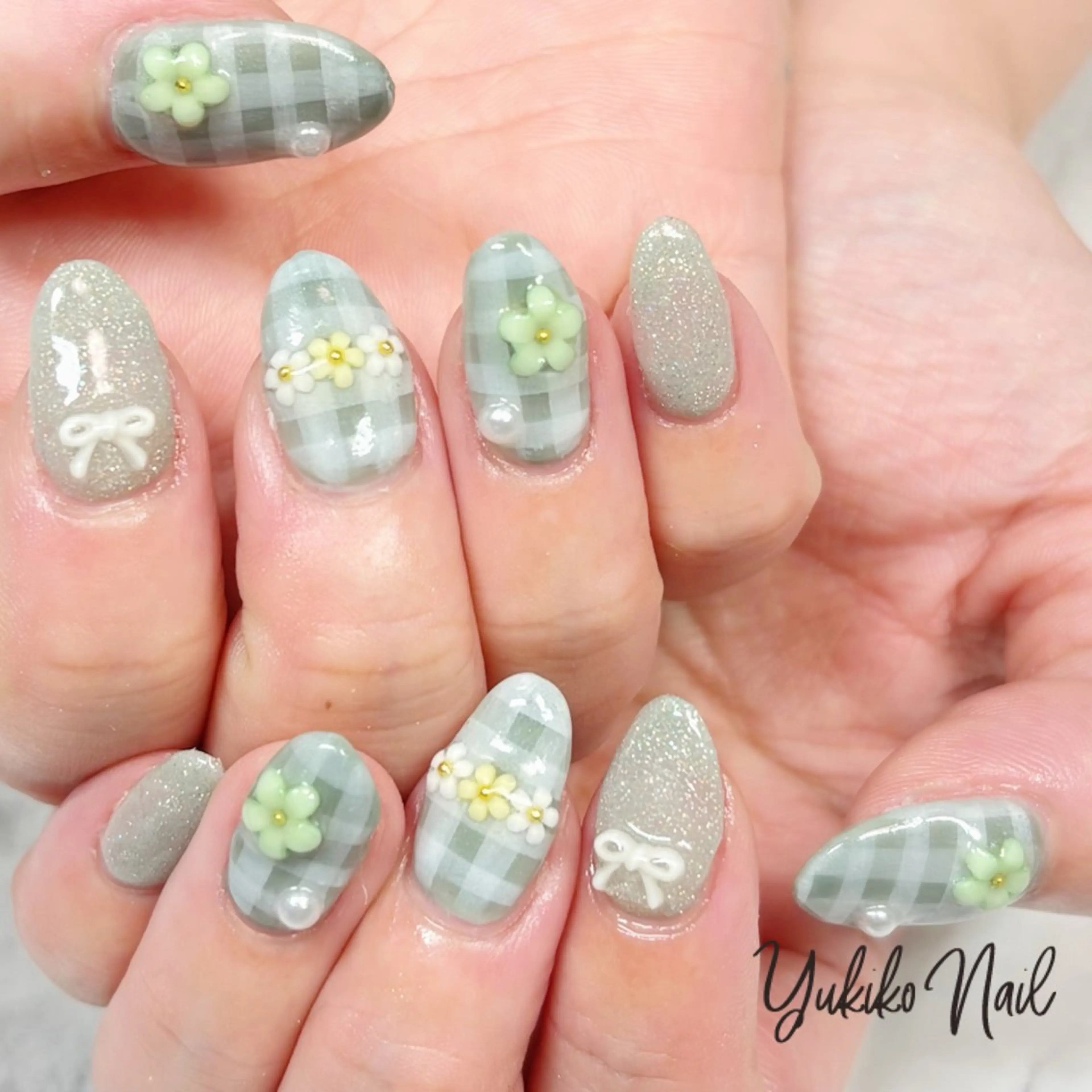 ネイル フラワーネイル グリーン 春ネイル ハンドネイル ユキコ ネイルのネイルデザイン