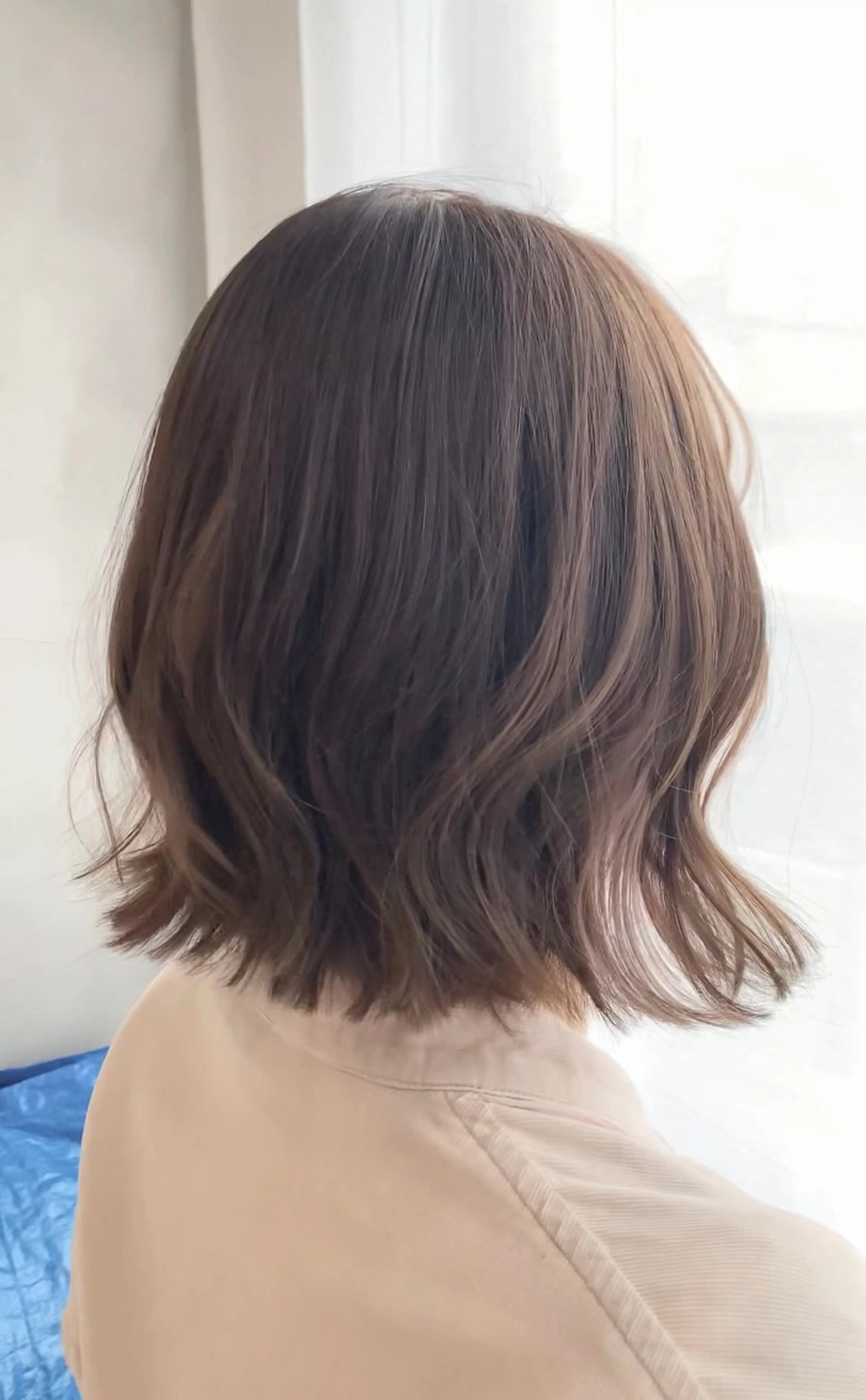 ミディアム カラー 幡野 葵のヘアスタイル