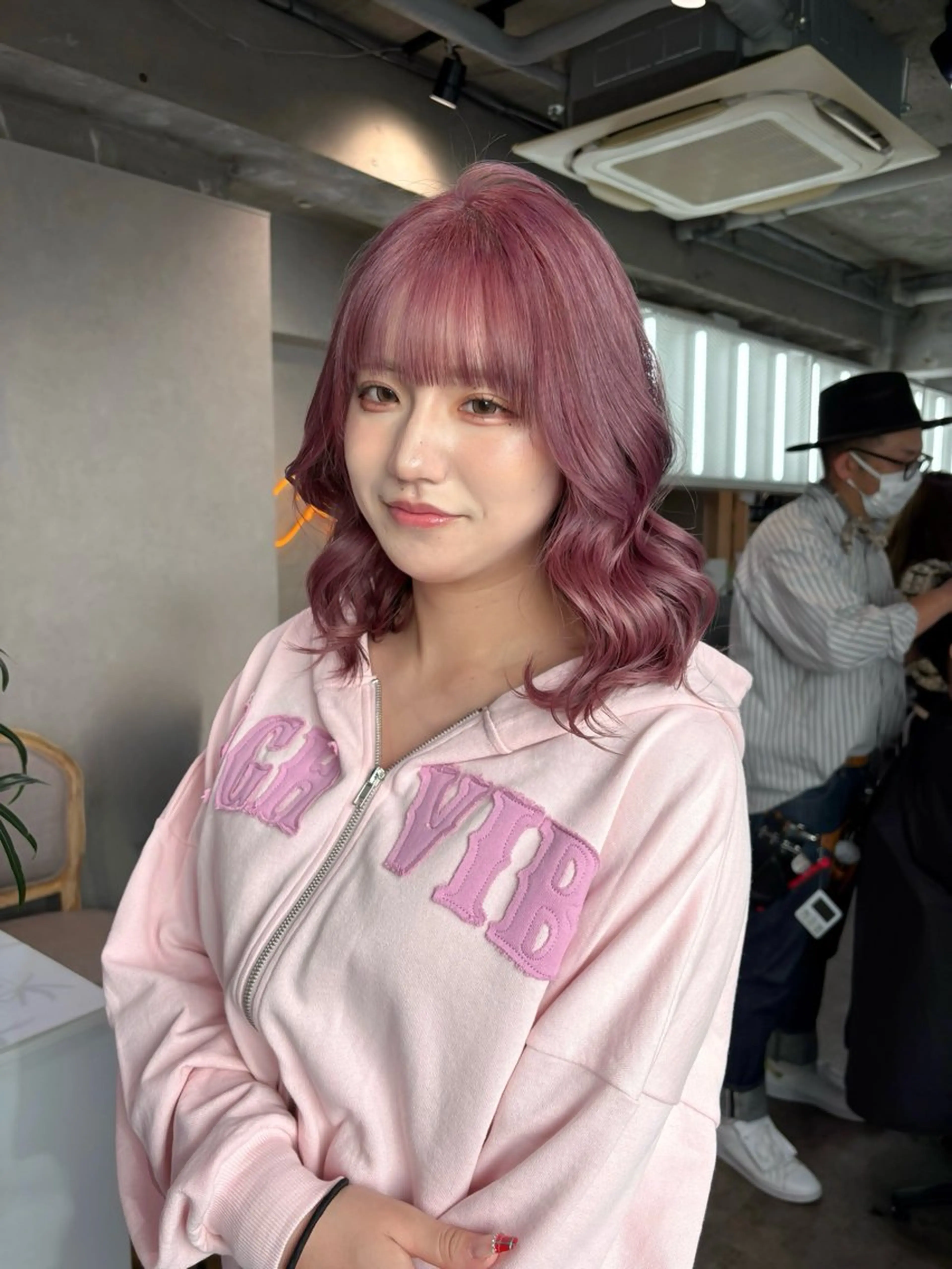 ミディアム カラー ピンクカラー ヘアカラー 艶ハイトーン/ 輝保🤍✨のヘアスタイル