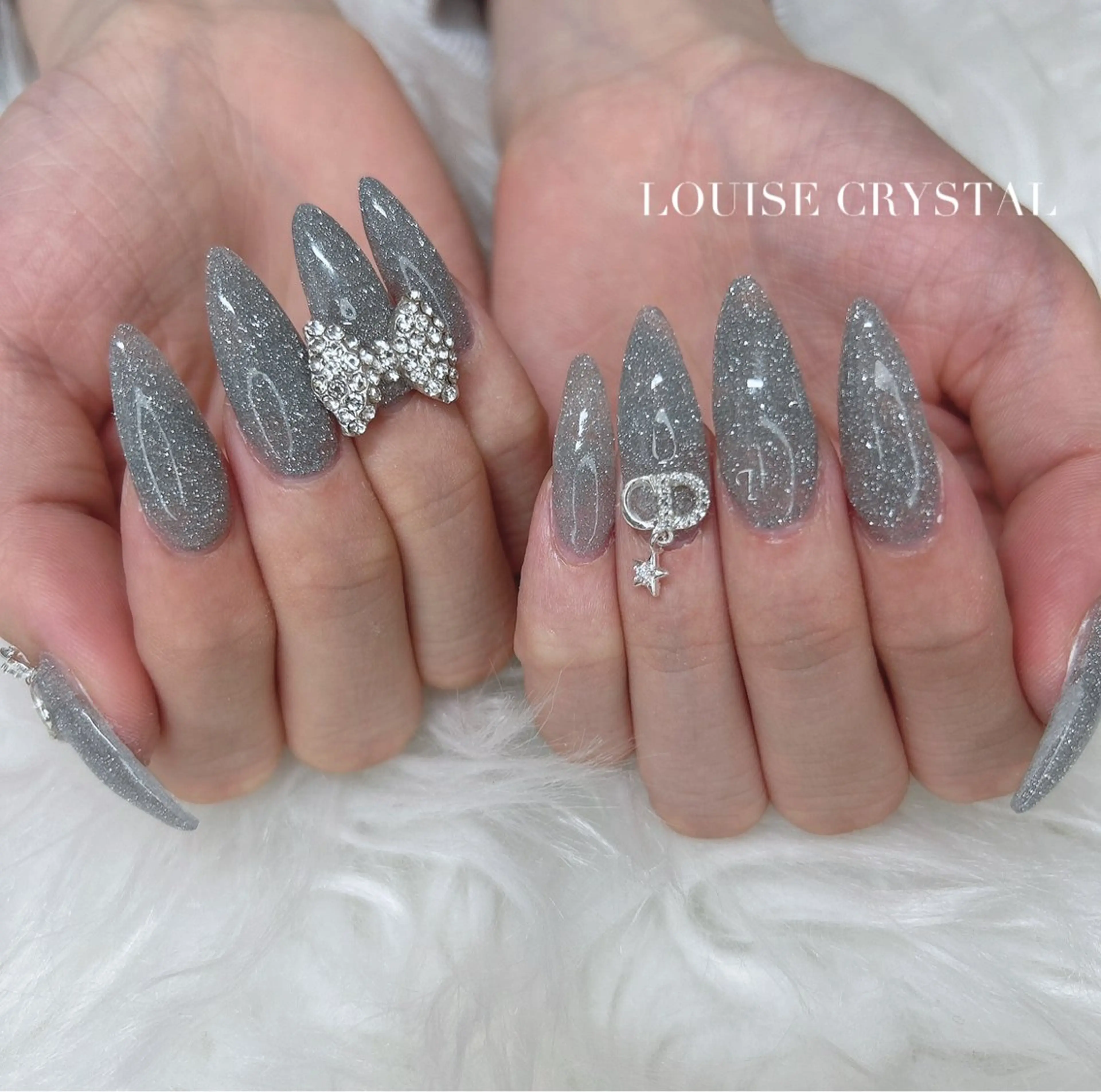ネイル フラッシュネイル ハンドネイル LOUISE CRYSTALのネイルデザイン