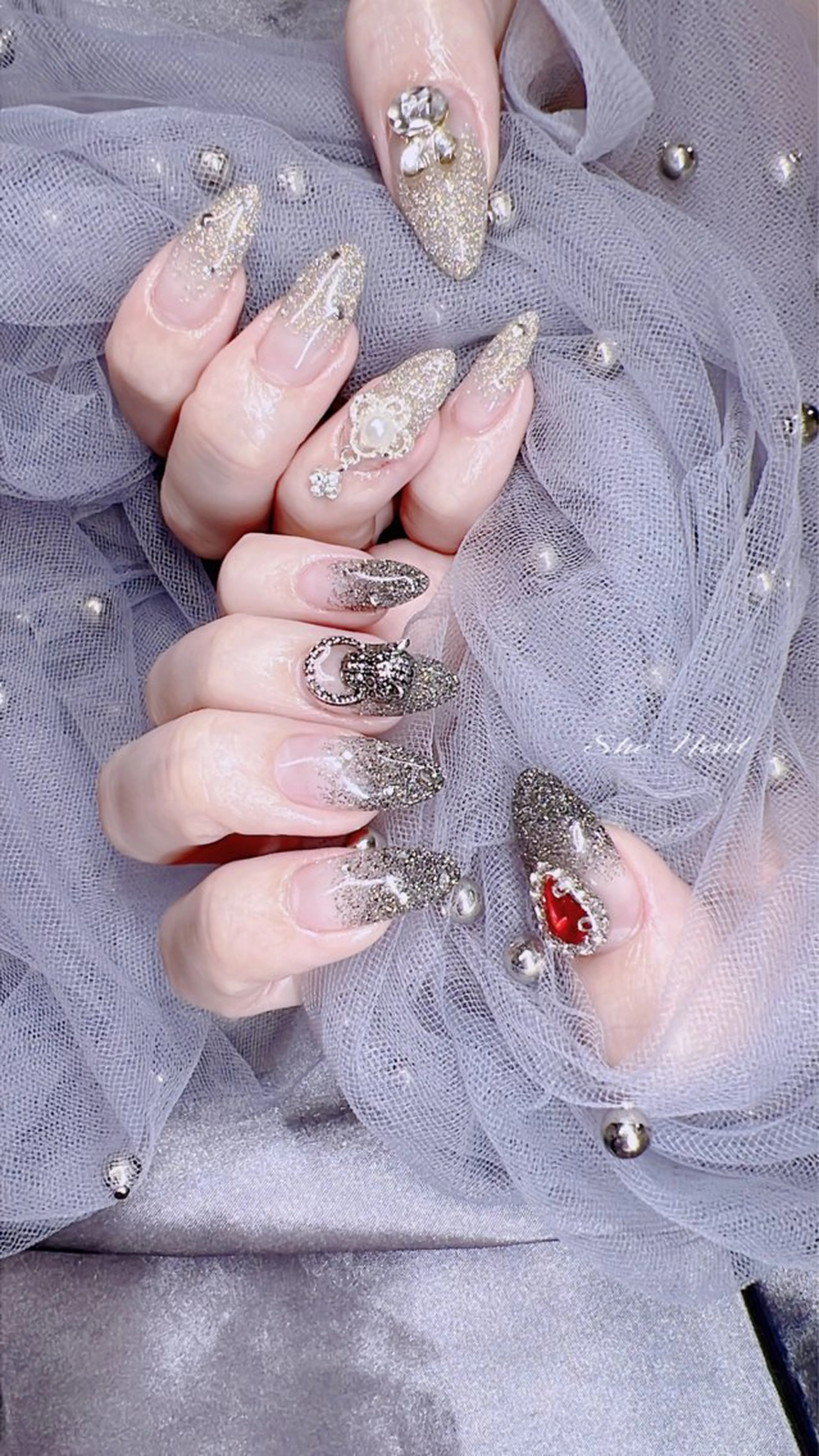 ネイル チークネイル 長さ出し フレンチネイル ハート キラキラネイル ハンドネイル She Nail所属・ISA_ BELLAのネイルデザイン