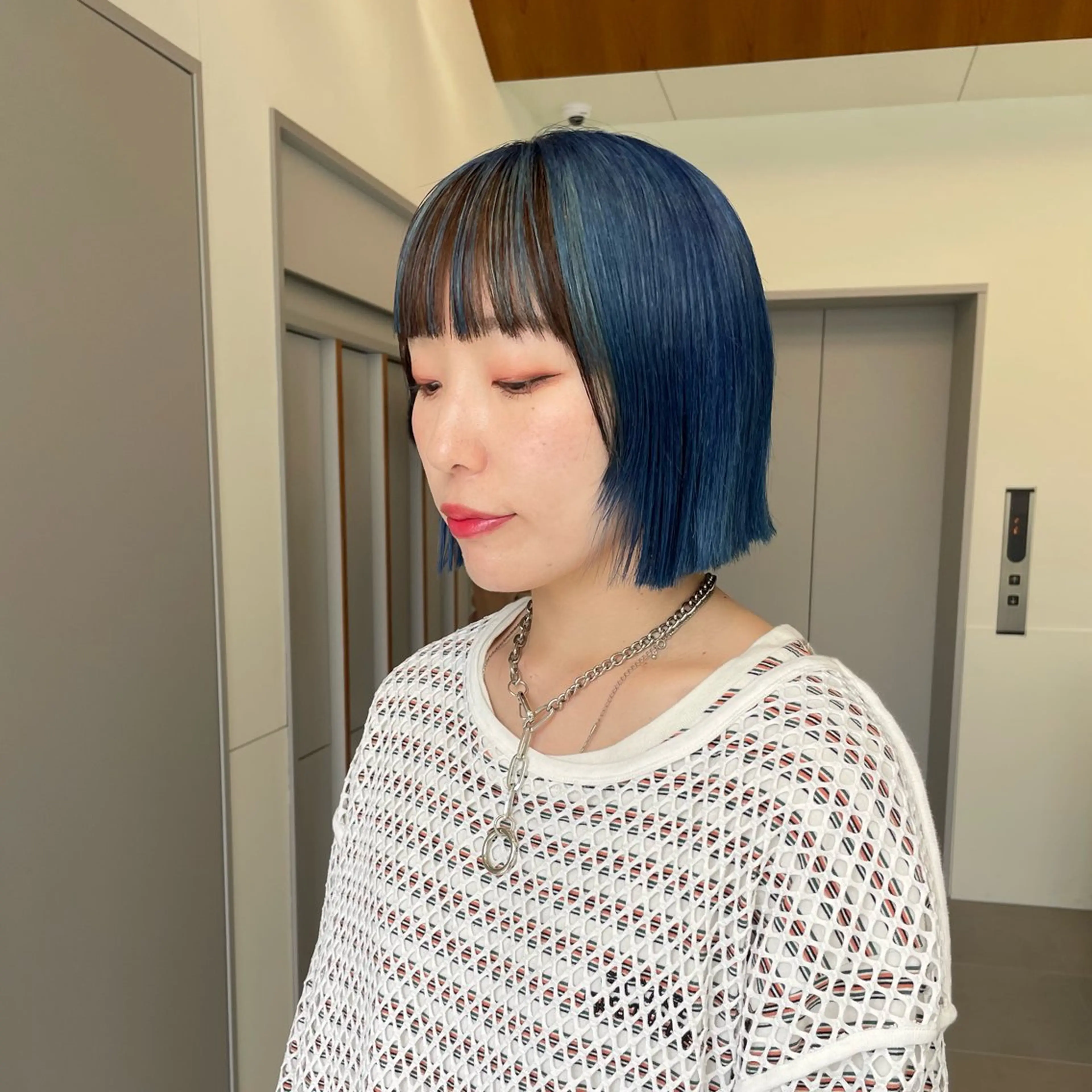 ショート カラー ベージュカラー ブリーチ ブルーカラー 透明感カラー ダブルカラー ブリーチ/レイヤー 🌻Mutsumiのヘアスタイル