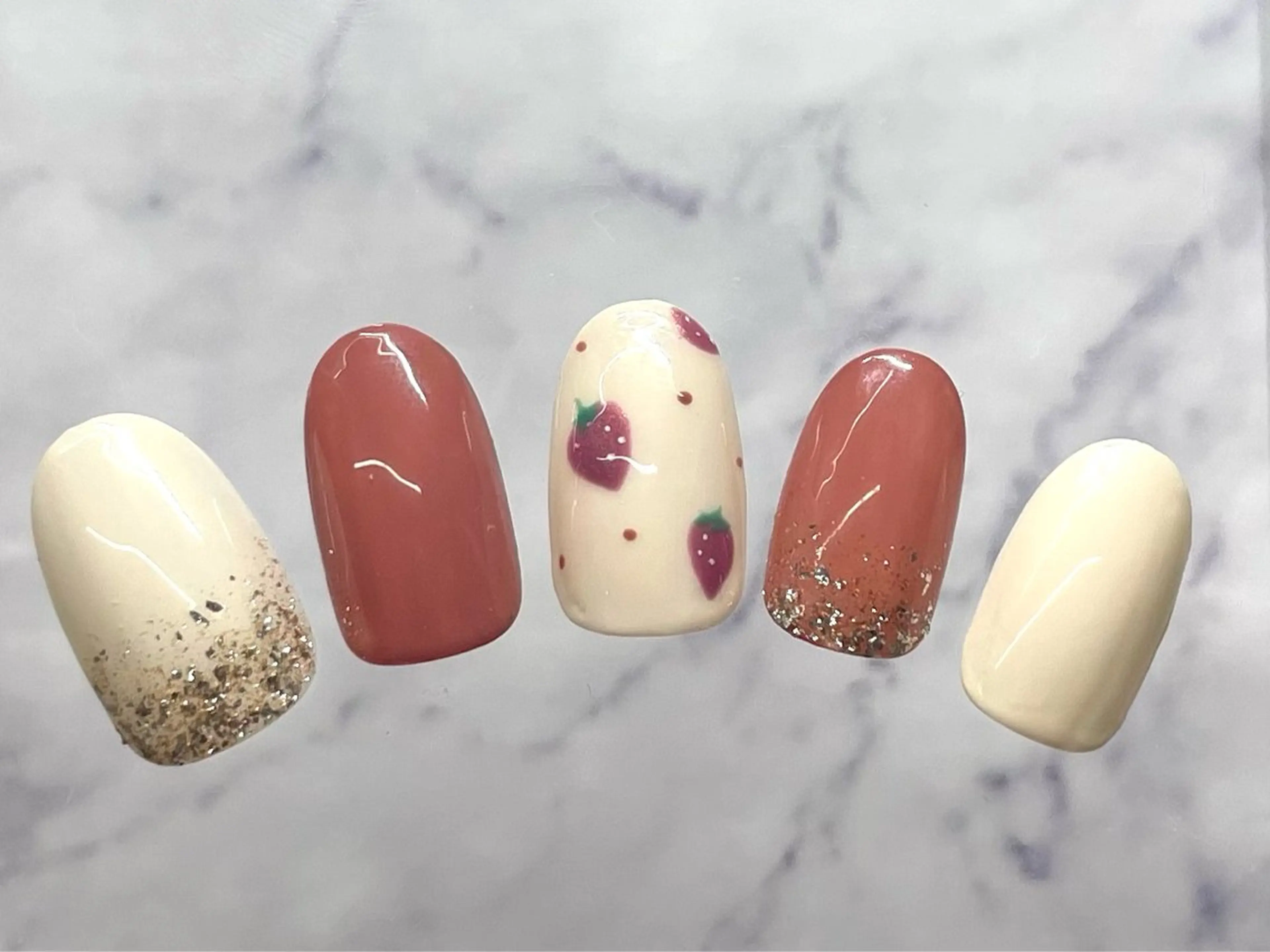 ネイル ハンドネイル AYA Reginaのネイルデザイン