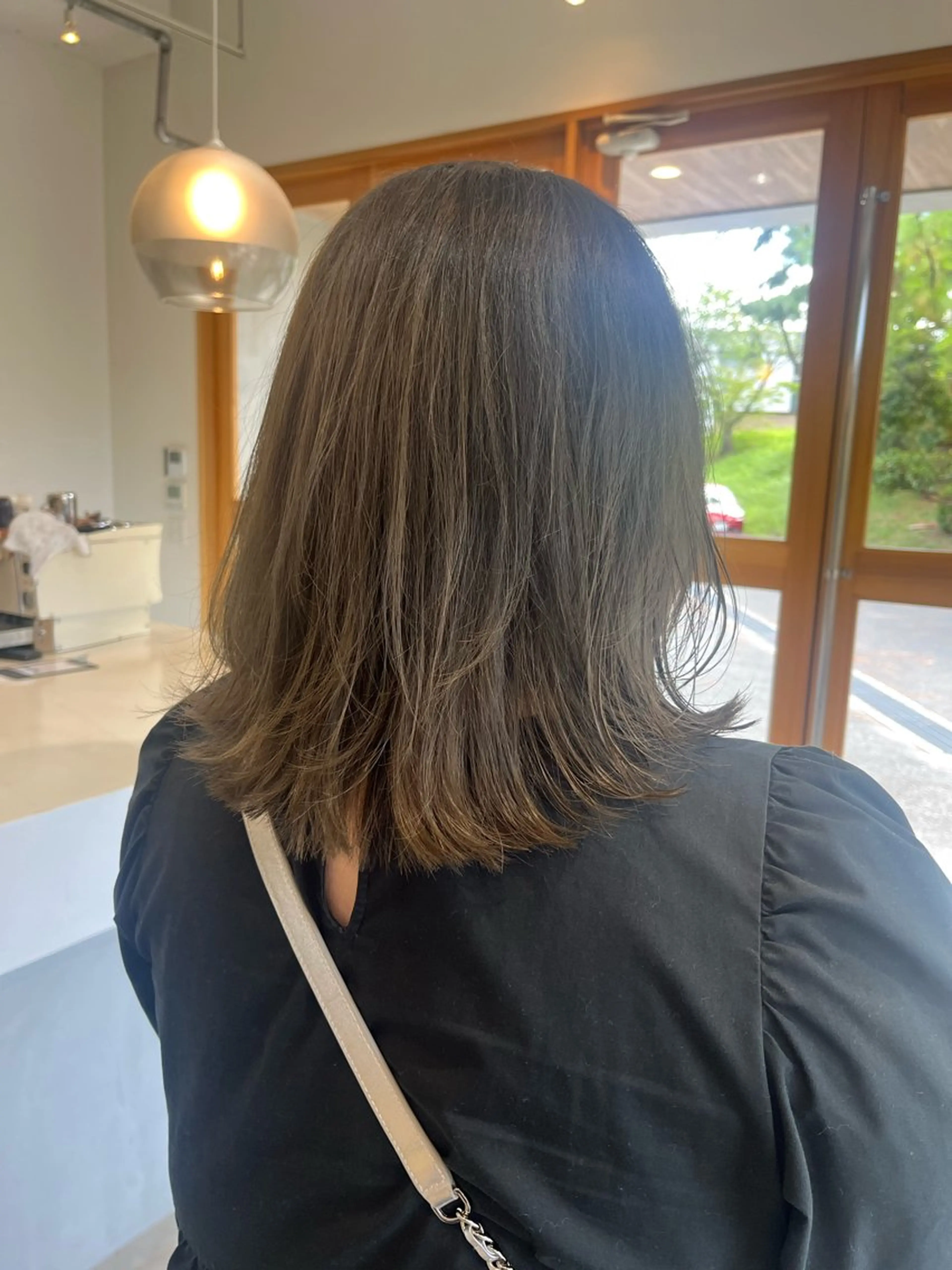 ミディアム 🐰FERIA 北千里 🐰のヘアスタイル