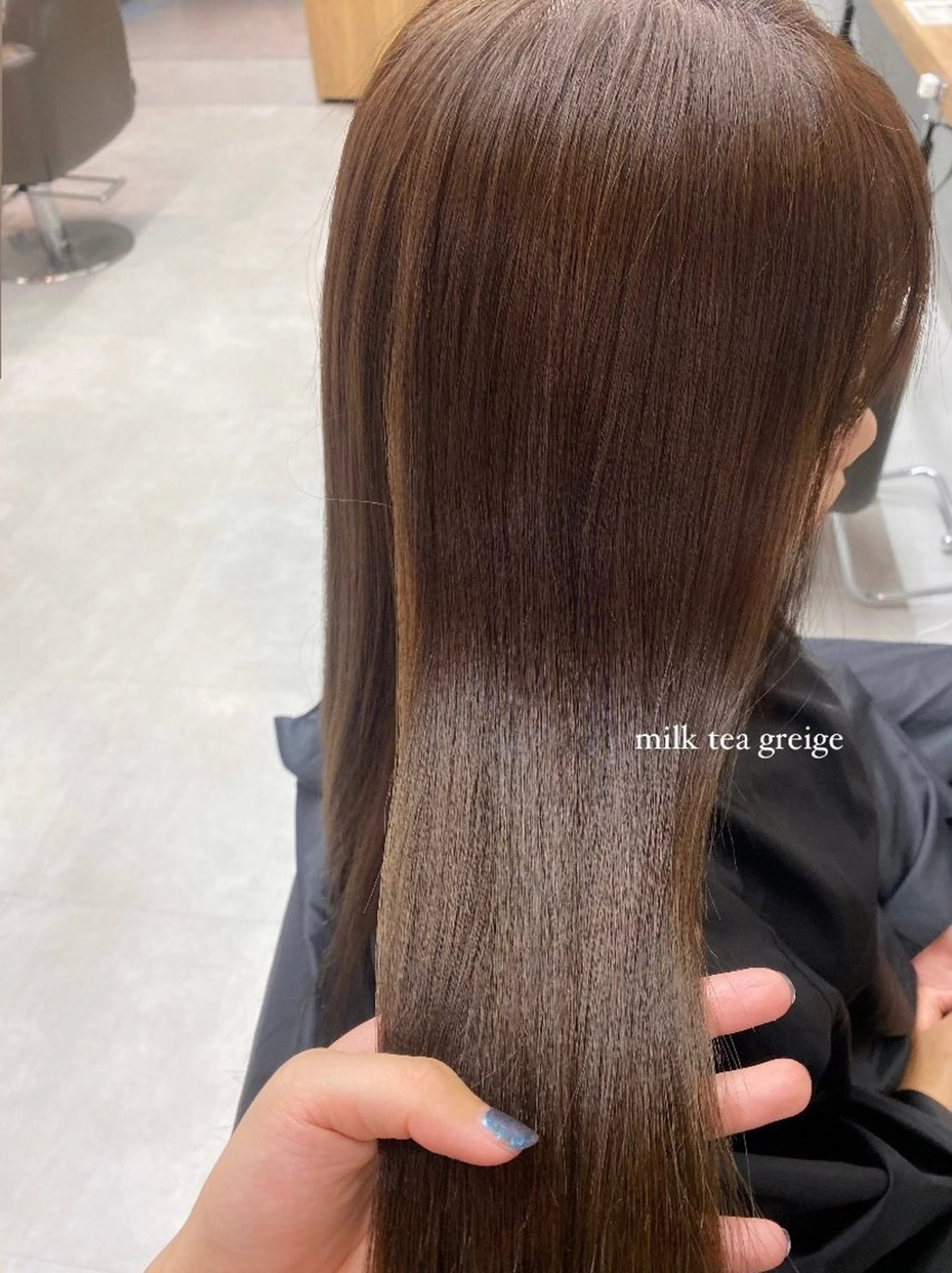 セミロング カラー 透けるベージュ/ 艶カラー♡のヘアスタイル