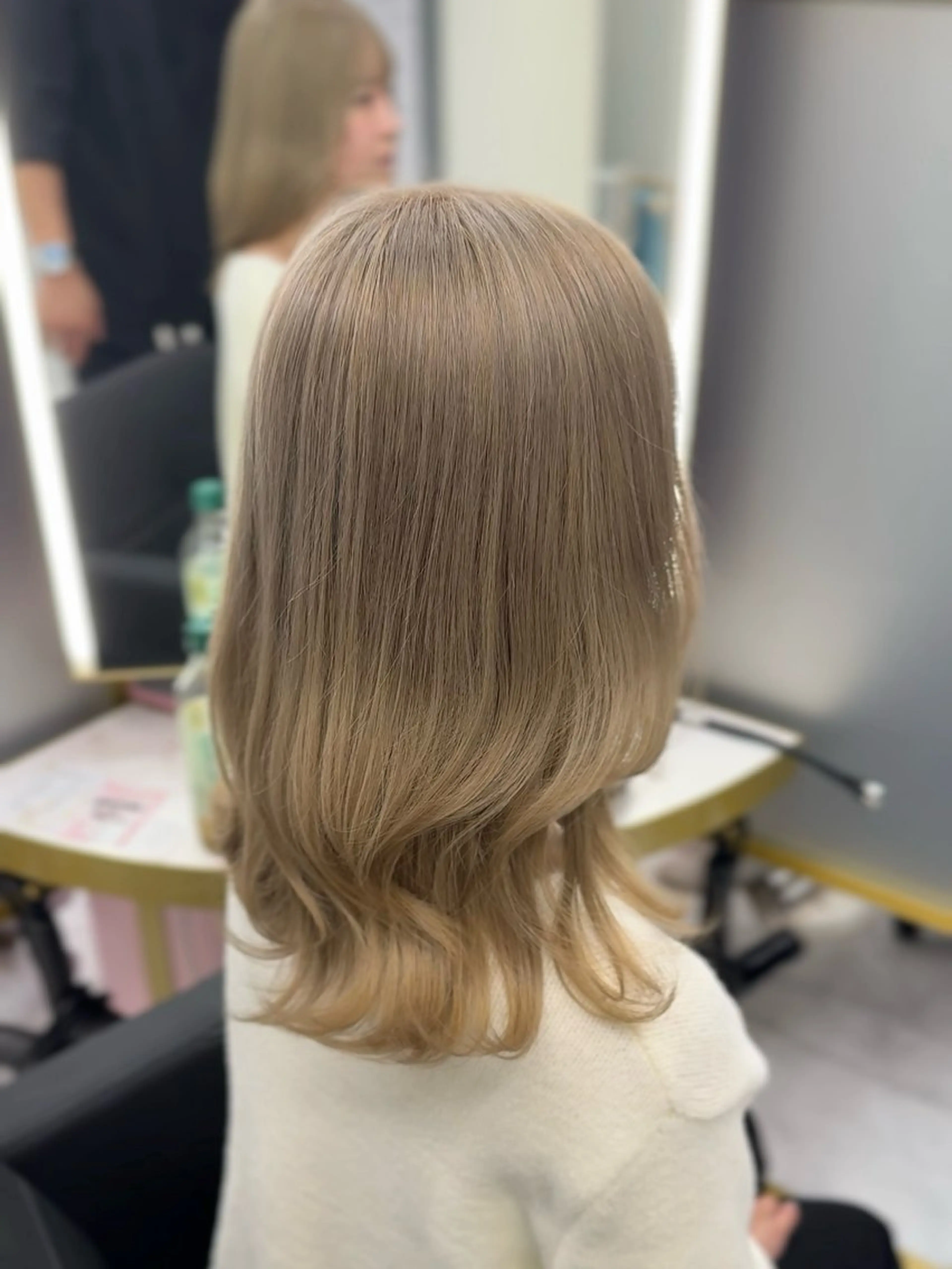 ロング カラー ブリーチ グレージュ ミルクティーグレージュ ♦ブリーチなしカラー ×レイヤー♦中島良太のヘアスタイル