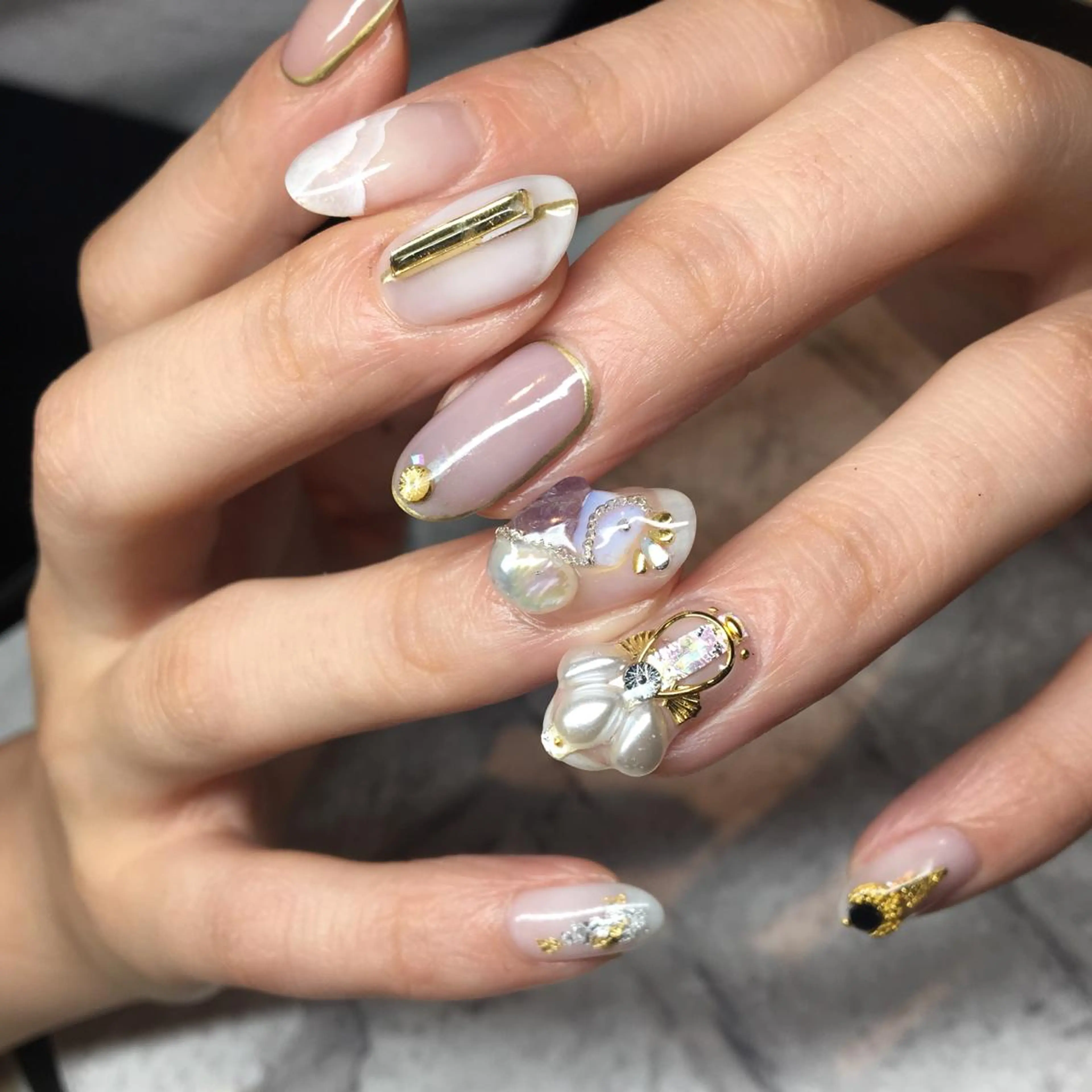 ネイル repos~ルポ~所属・里見 麗のネイルデザイン