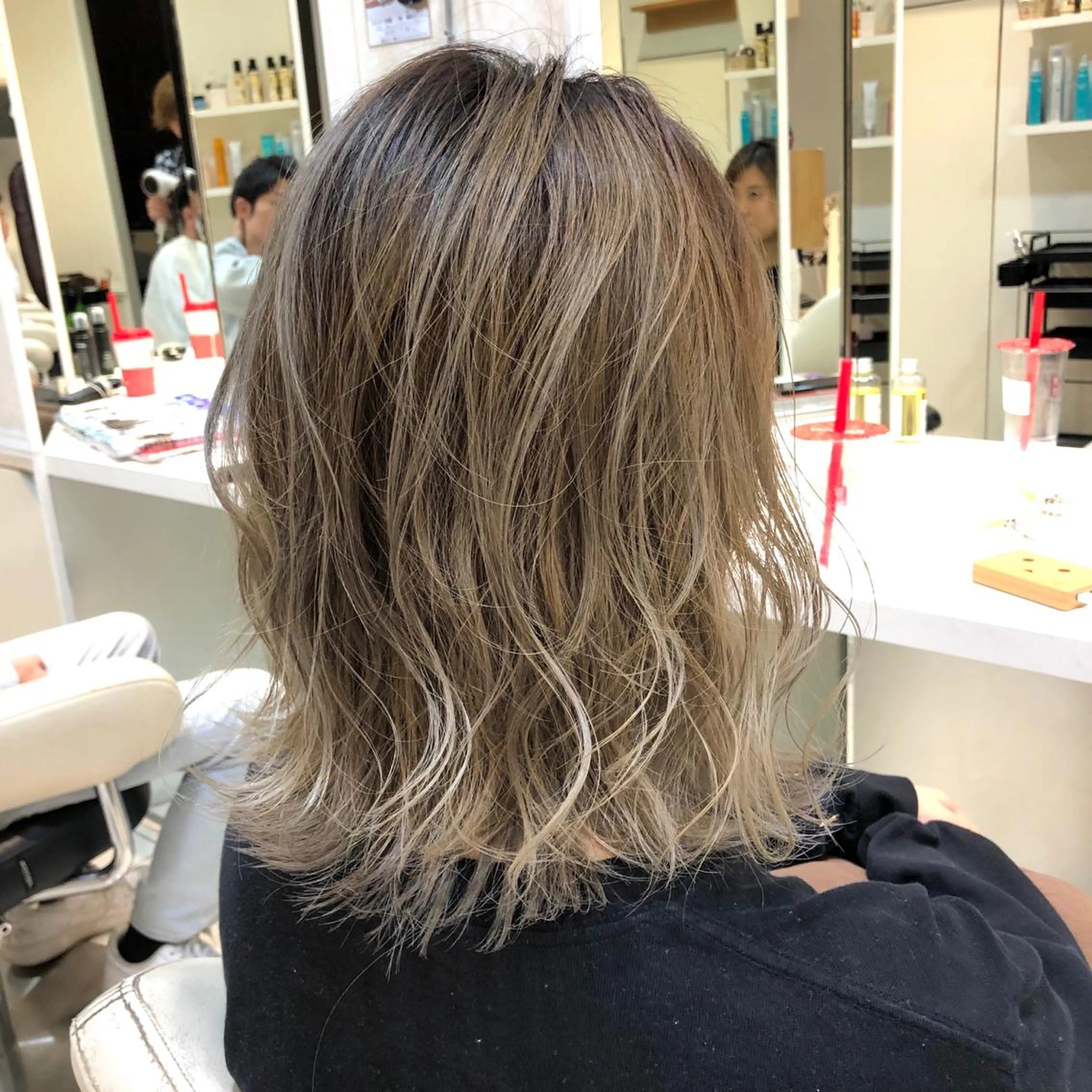 ミディアム カラー グラデーションカラー グレージュ ヘアカラー トリートメント 🌈ぷる艶カラー🌈 髪質改善👑柳沼尚貴のヘアスタイル