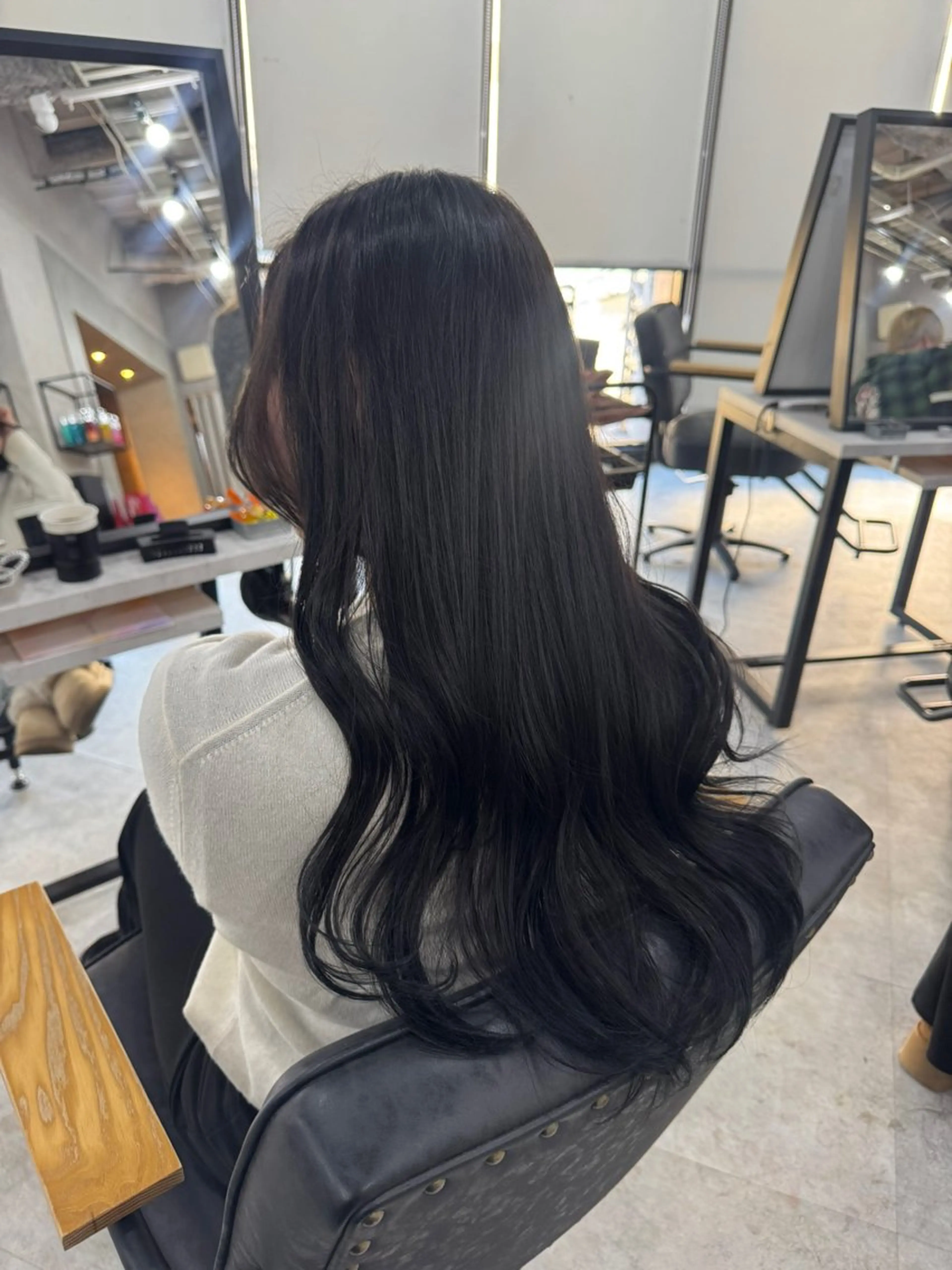 ロング カラー アッシュ アッシュブラウン ベージュカラー 黒髪 ブリーチ カット ヘアカラー トリートメント 赤み無し柔らかカラー 【梅田】madokaのヘアスタイル