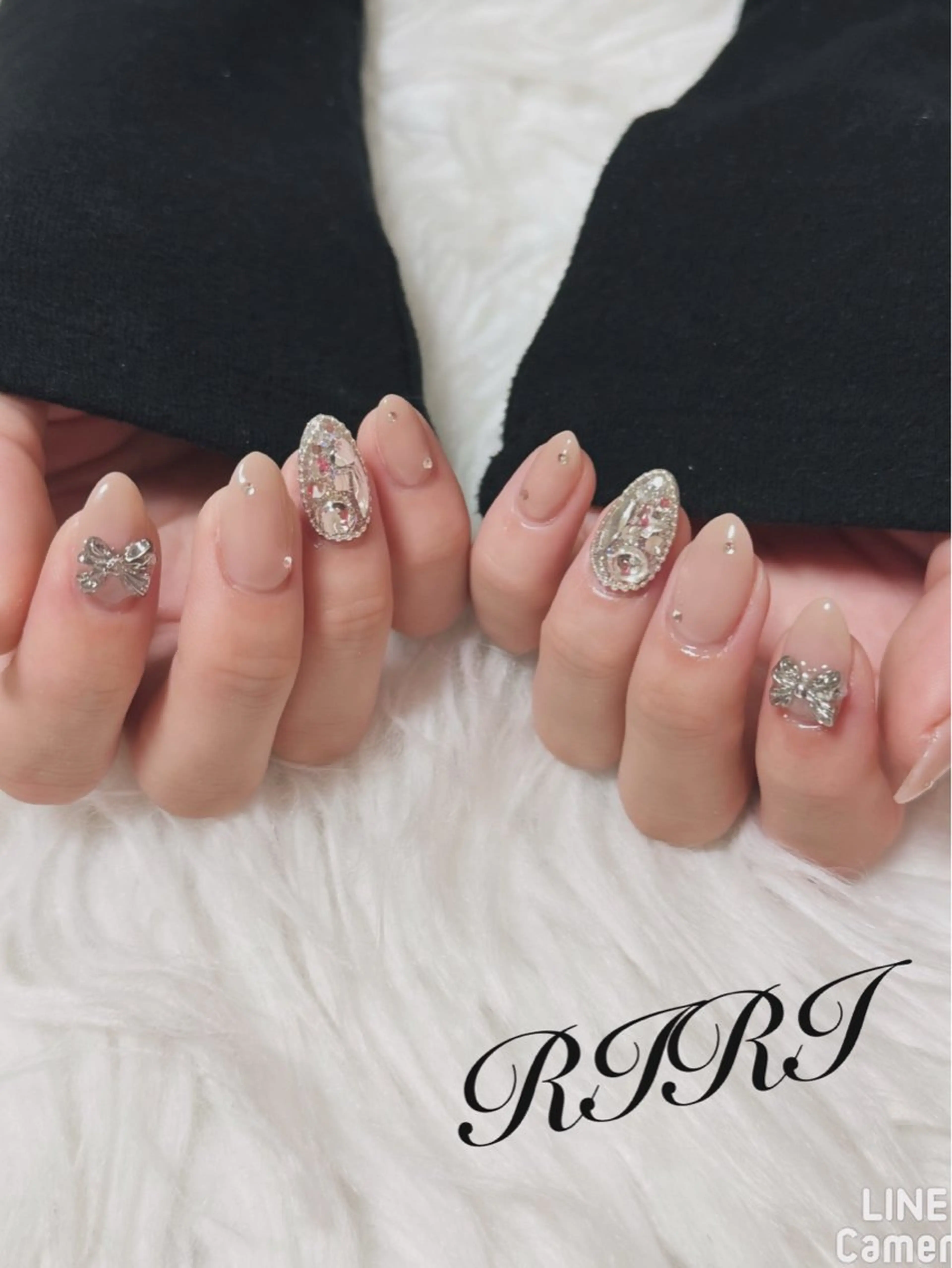 ネイル ジェルネイル キラキラネイル オフィスネイル ショートネイル 夏ネイル ハンドネイル riri オーナーのネイルデザイン