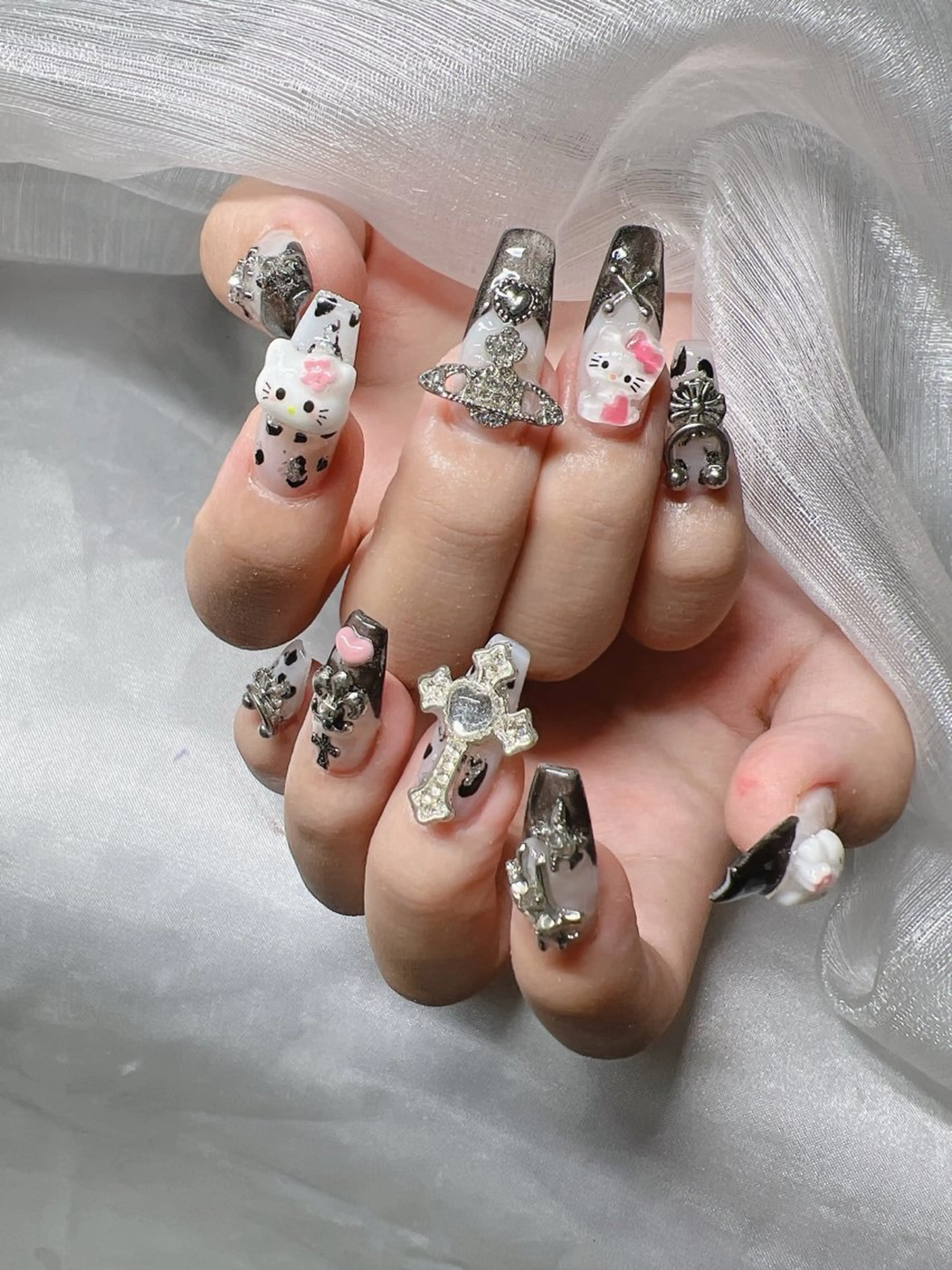 ネイル ハンドネイル Lee Nailsのネイルデザイン