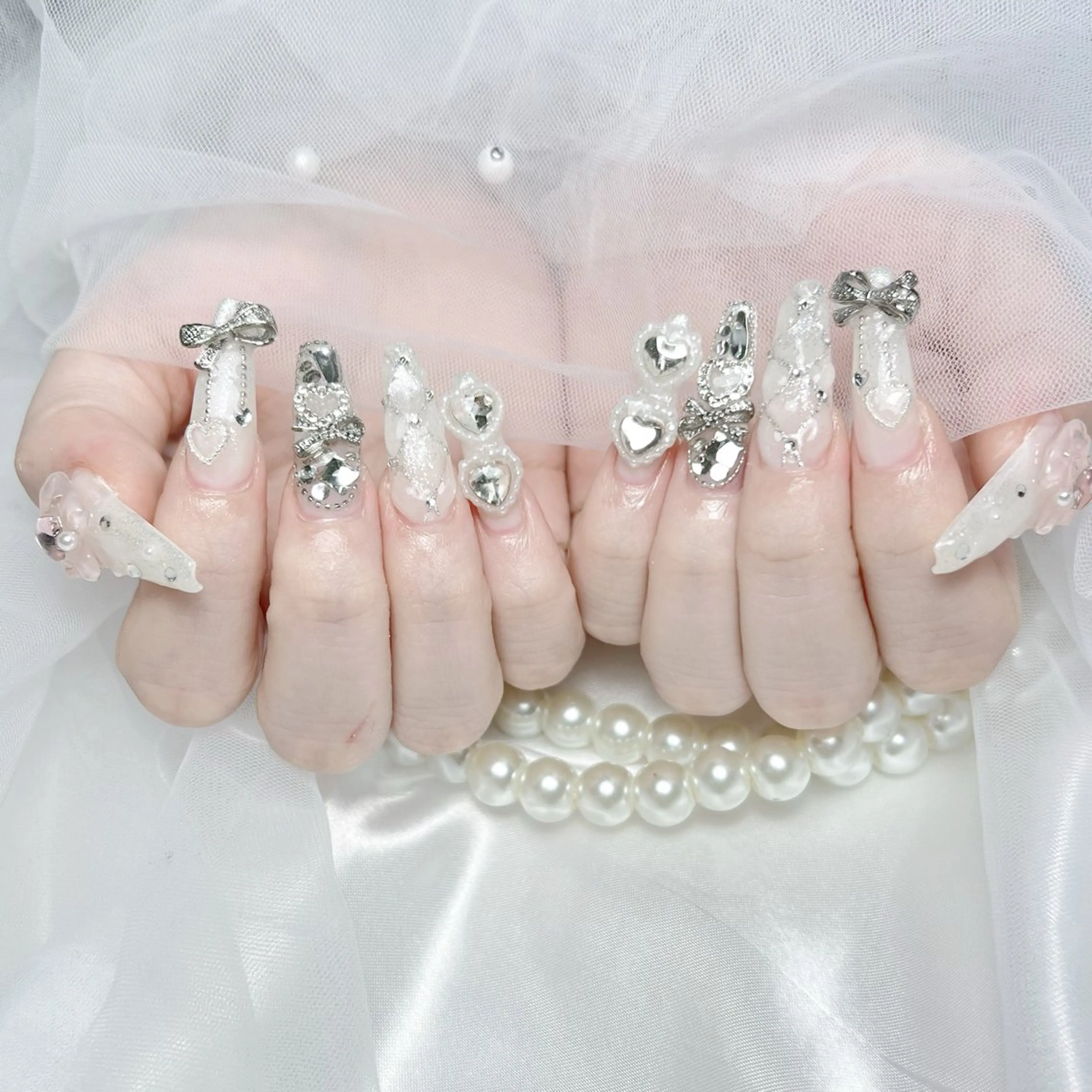 ネイル アートネイル キラキラネイル オフィスネイル シンプルネイル ホワイト ぱん ちゃんのネイルデザイン