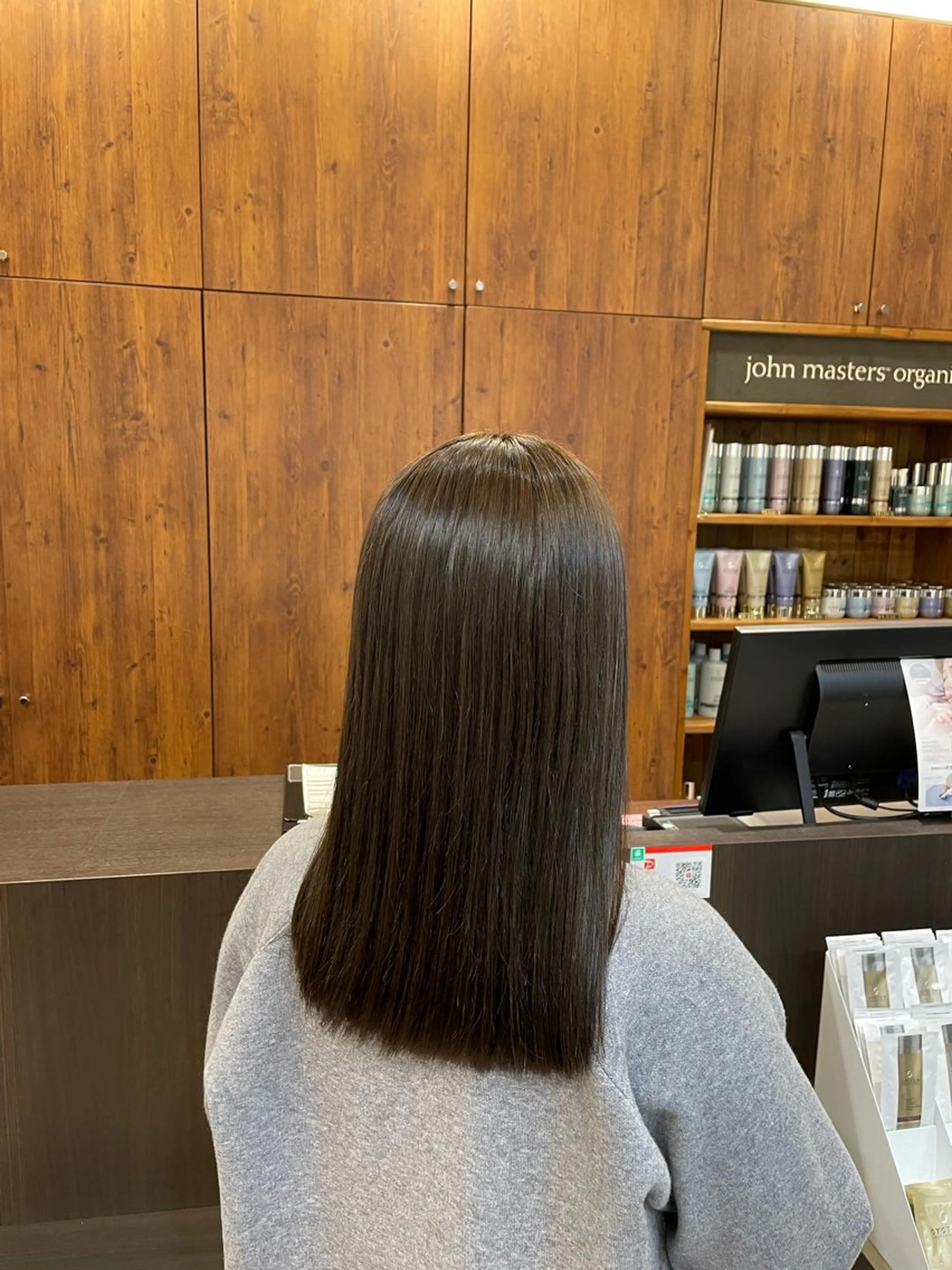 カラー アッシュ ブリーチ ブリーチなしカラー オリーブアッシュ 木村 柚伊のヘアスタイル