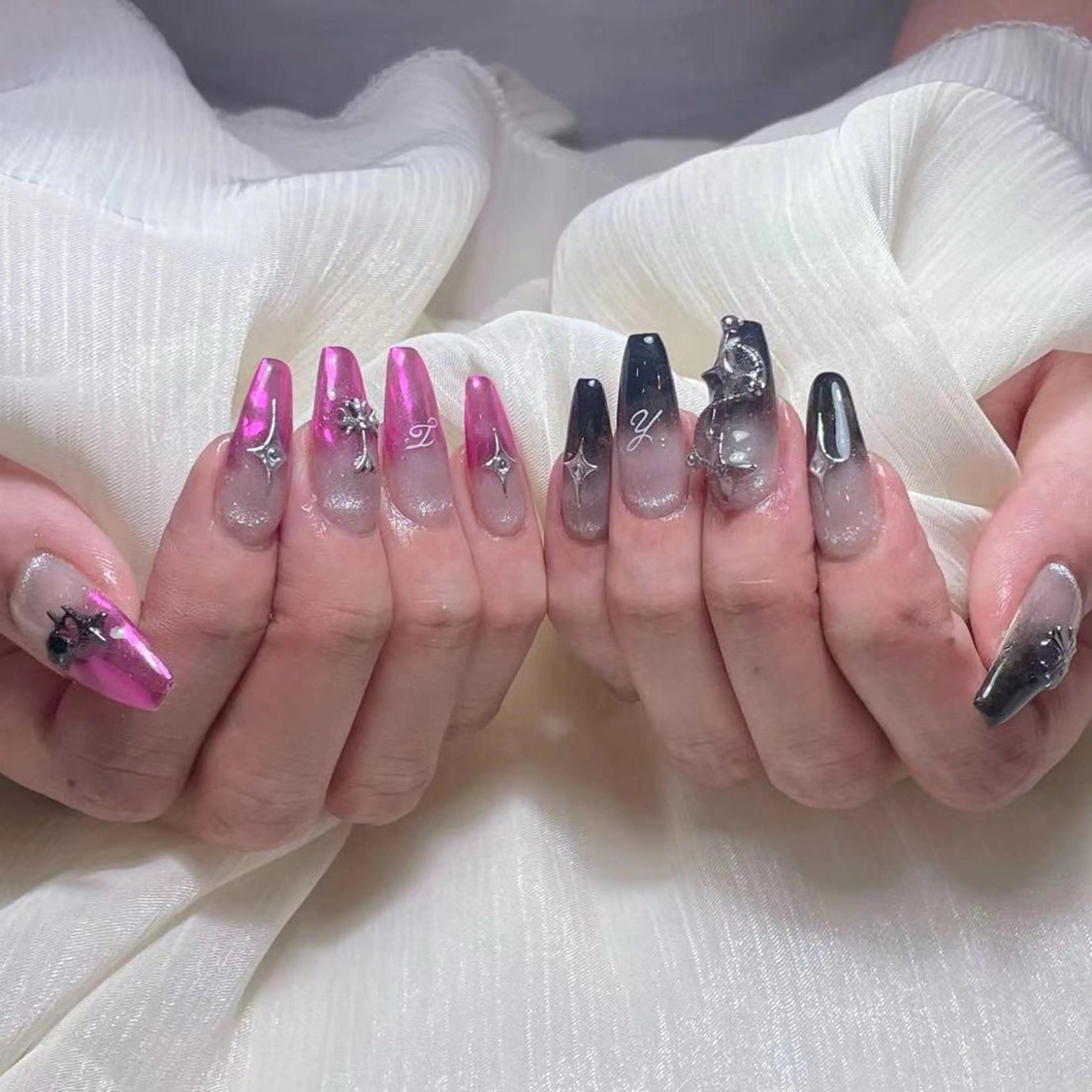 ネイル アートネイル オーロラネイル ガーリー キラキラネイル 韓国ネイル Yuki 🍁のネイルデザイン