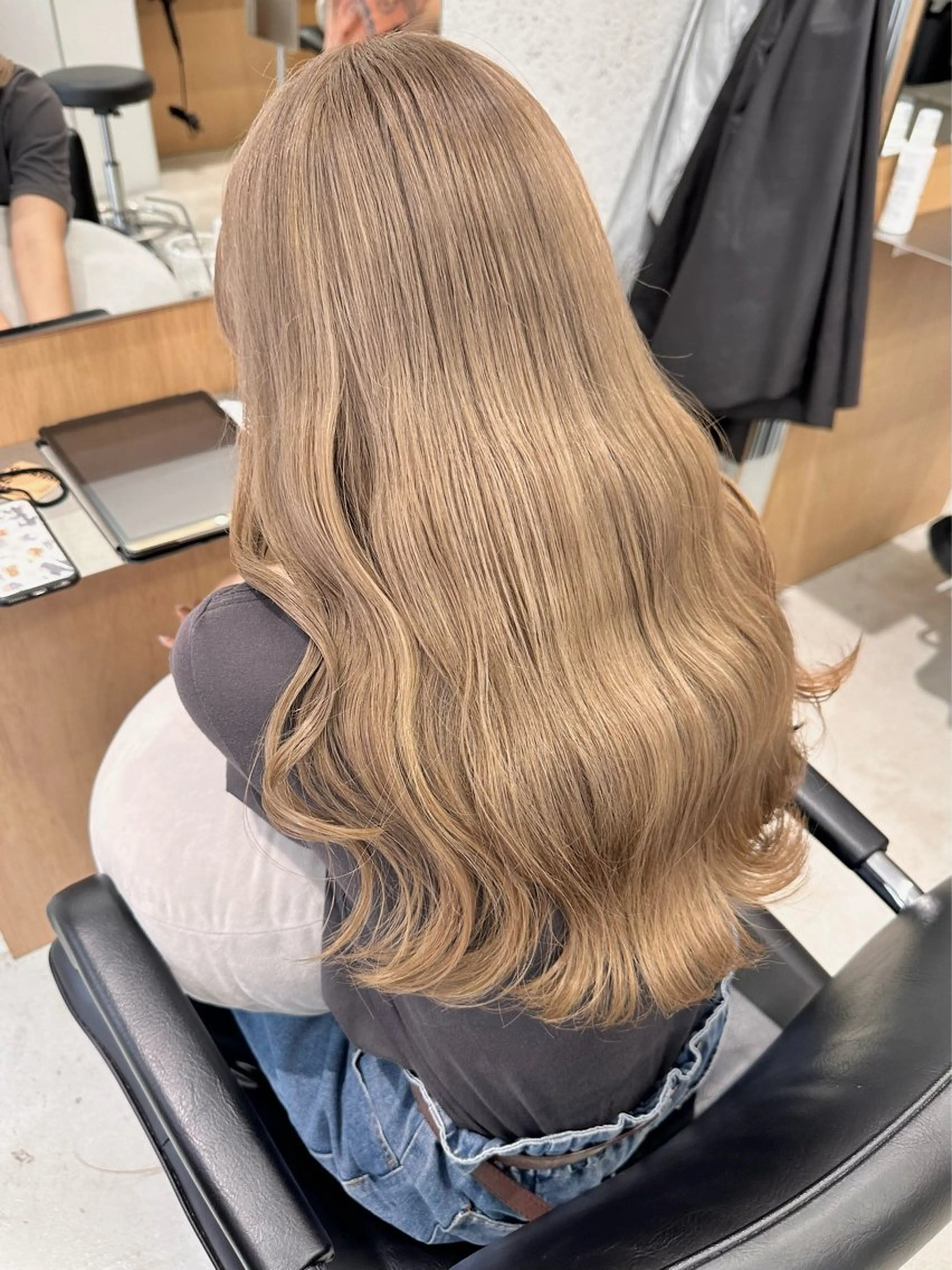 ダブルカラー(ブリーチ×クロマティックカラー)の写真