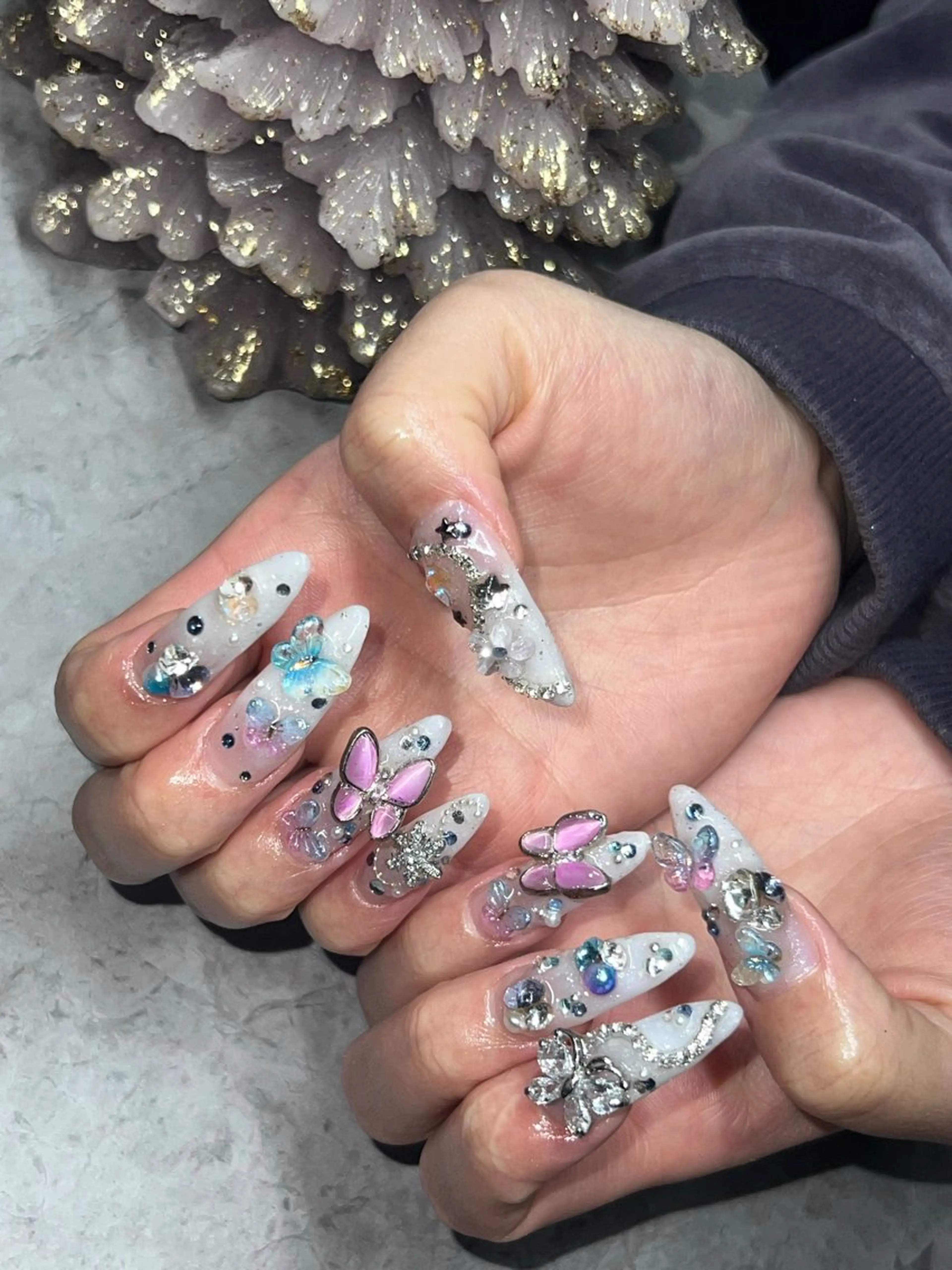 セミロング ハンドネイル ハンドケア ONIKA Nail 青山通り店所属・ONIKA Nail 表参道A4徒歩2分のネイルデザイン