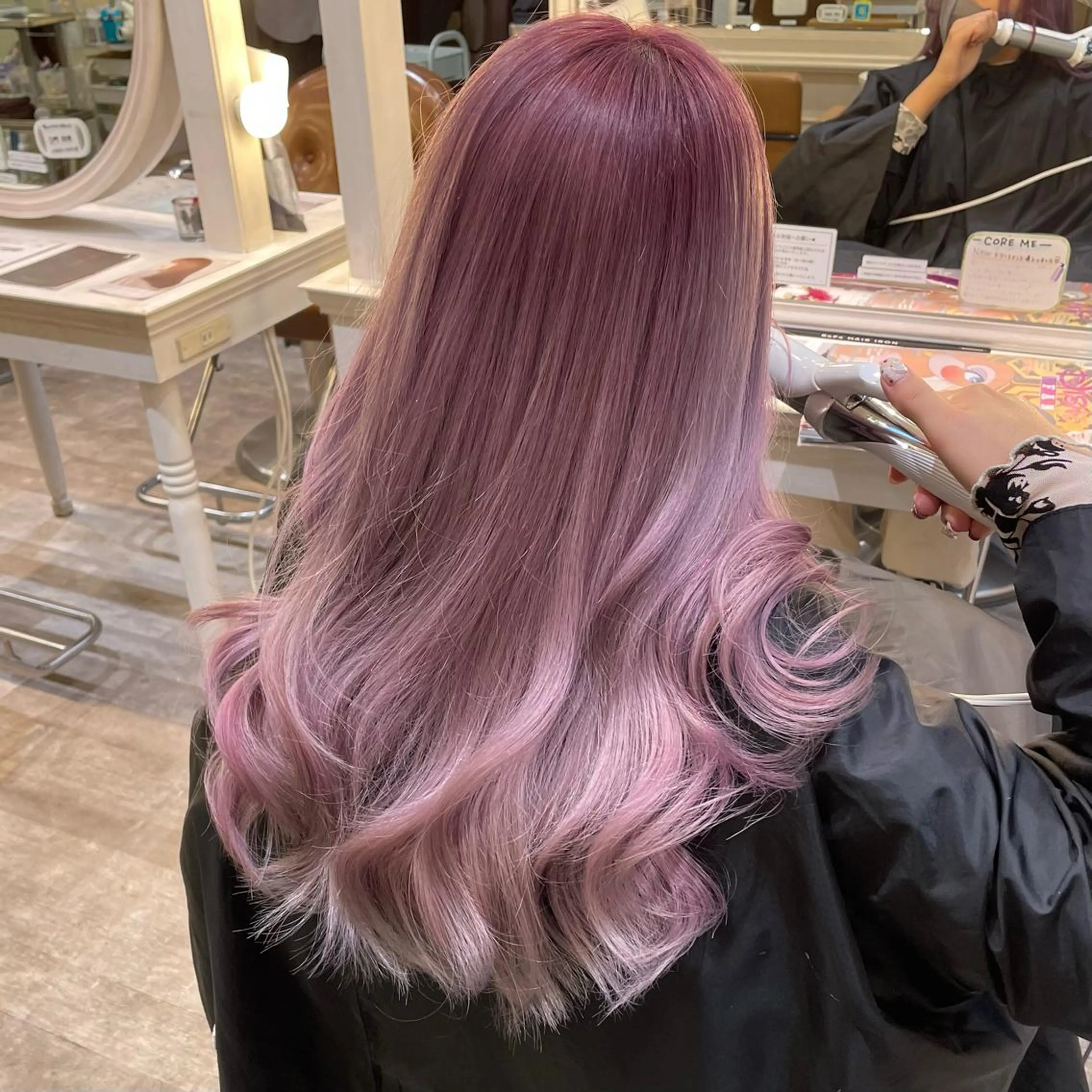 ロング カラー 透明感カラー ピンクカラー ミユ🎀エクステ 🎨デザインカラーのヘアスタイル