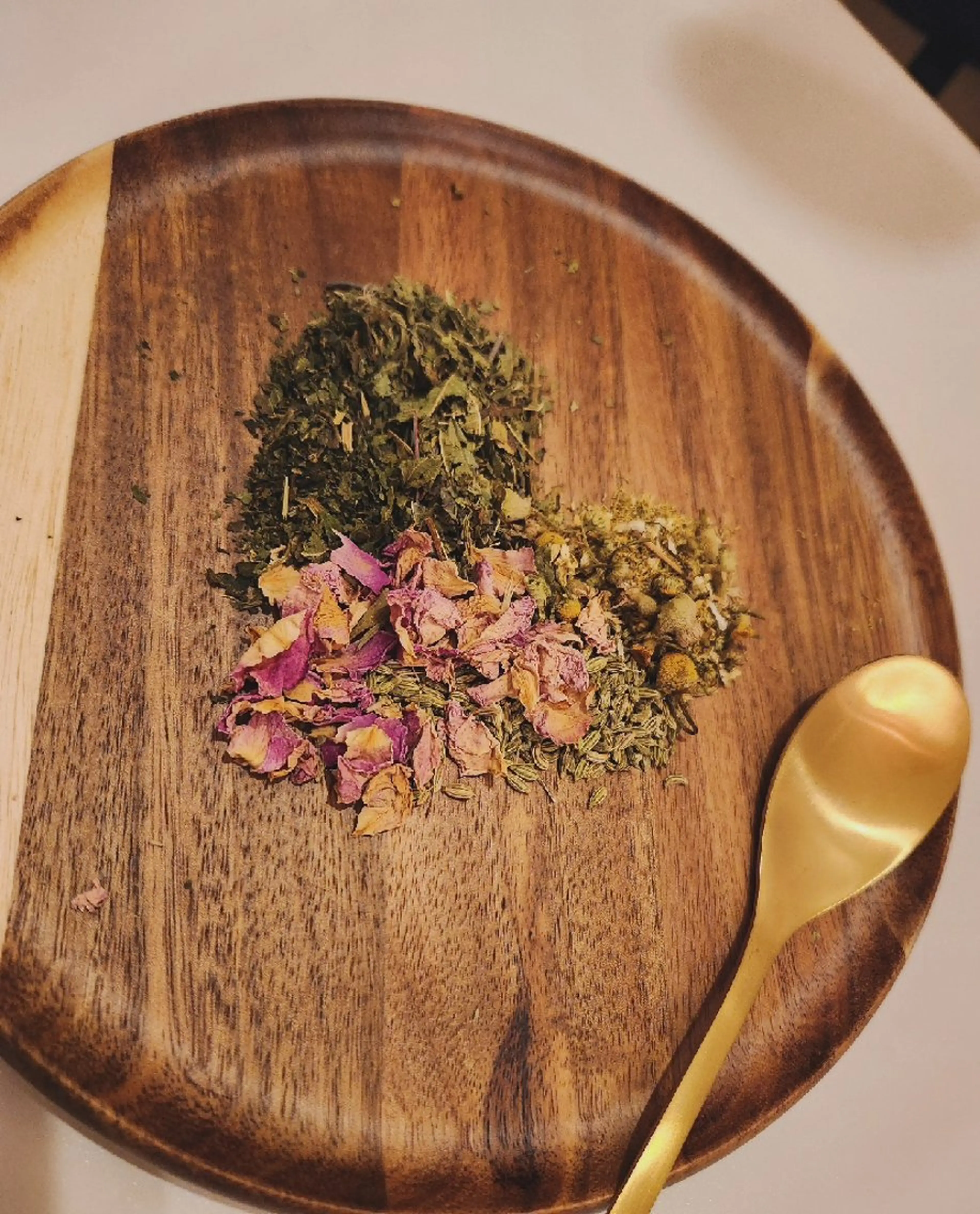 u-LALA by ROCHIE ×よもぎ蒸し所属・u-LALA  よもぎ蒸しのエステ・リラクイメージ