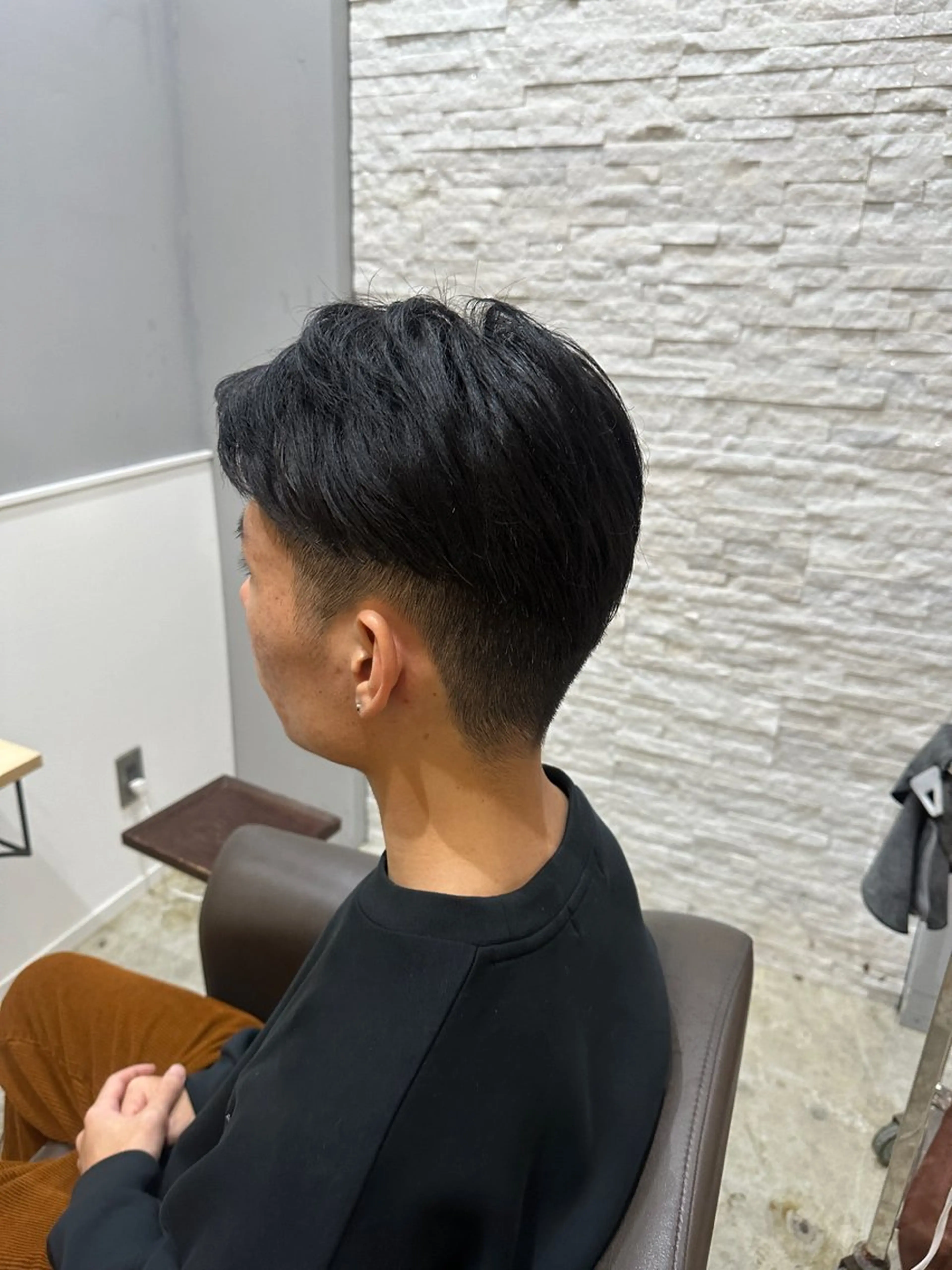 ミディアム カット miloc MOMOKAのヘアスタイル