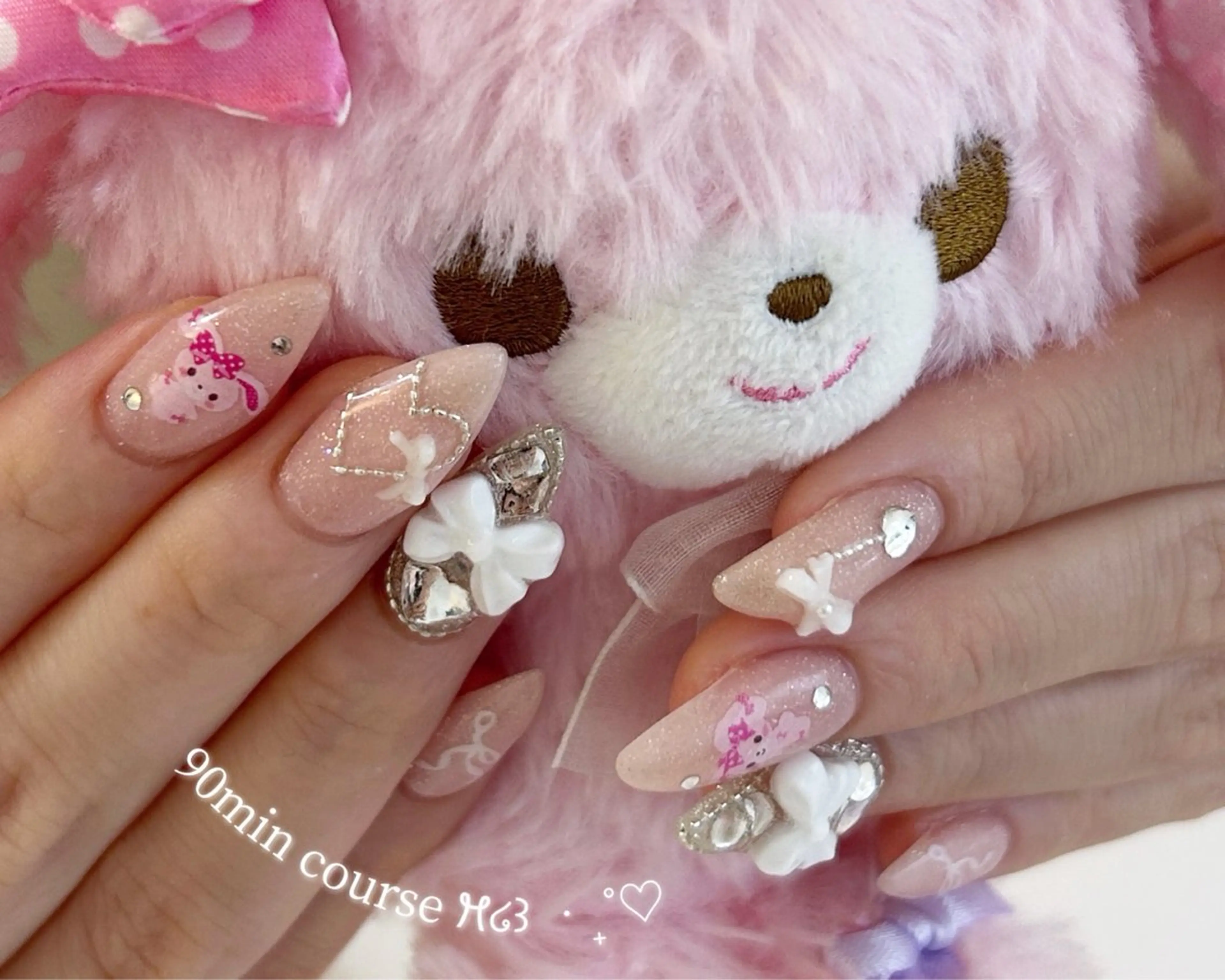 ネイル 持ち込み ハンドネイル ViViA momokaのネイルデザイン