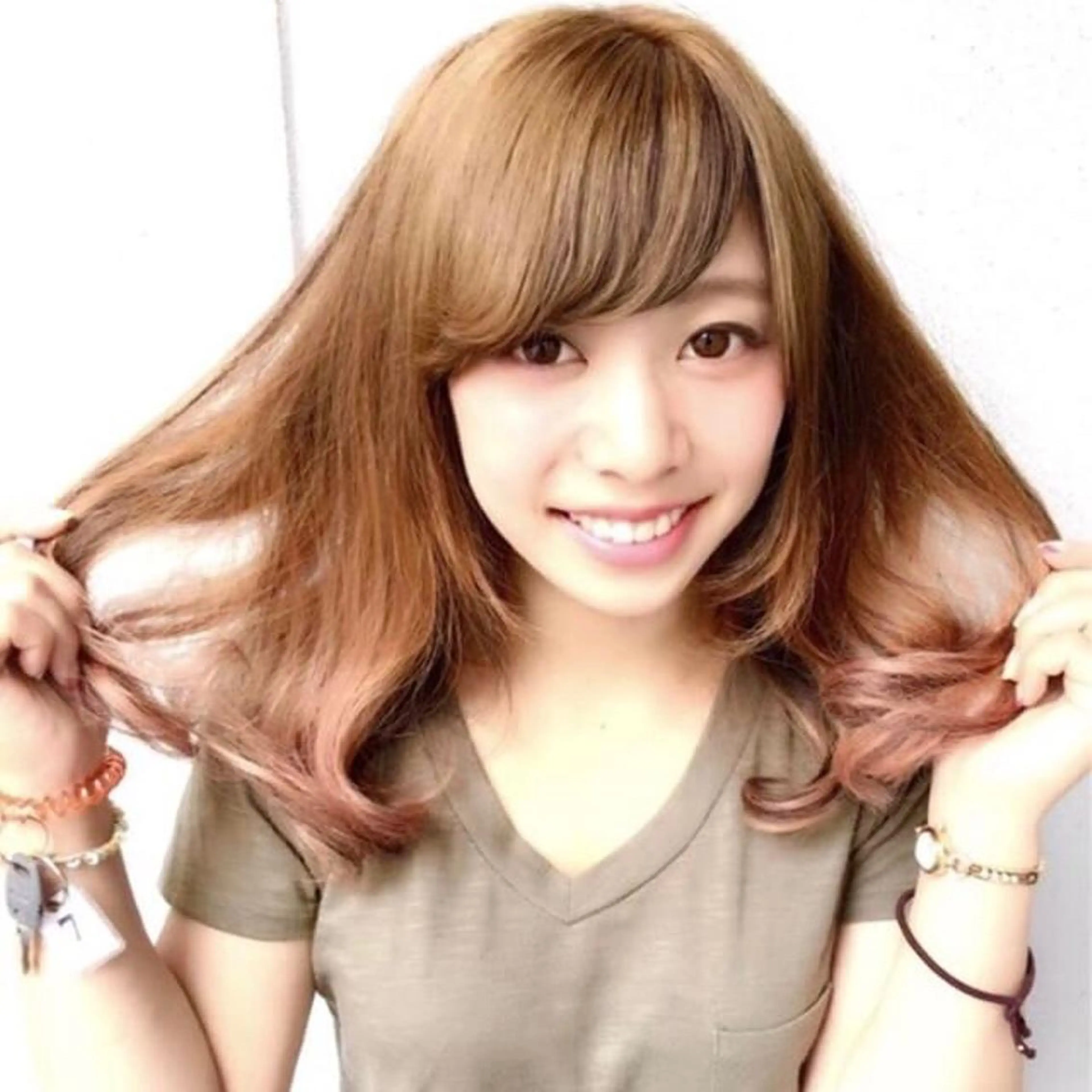 ロング カラー ヘアカラー トリートメント GRANDE アオキのヘアスタイル