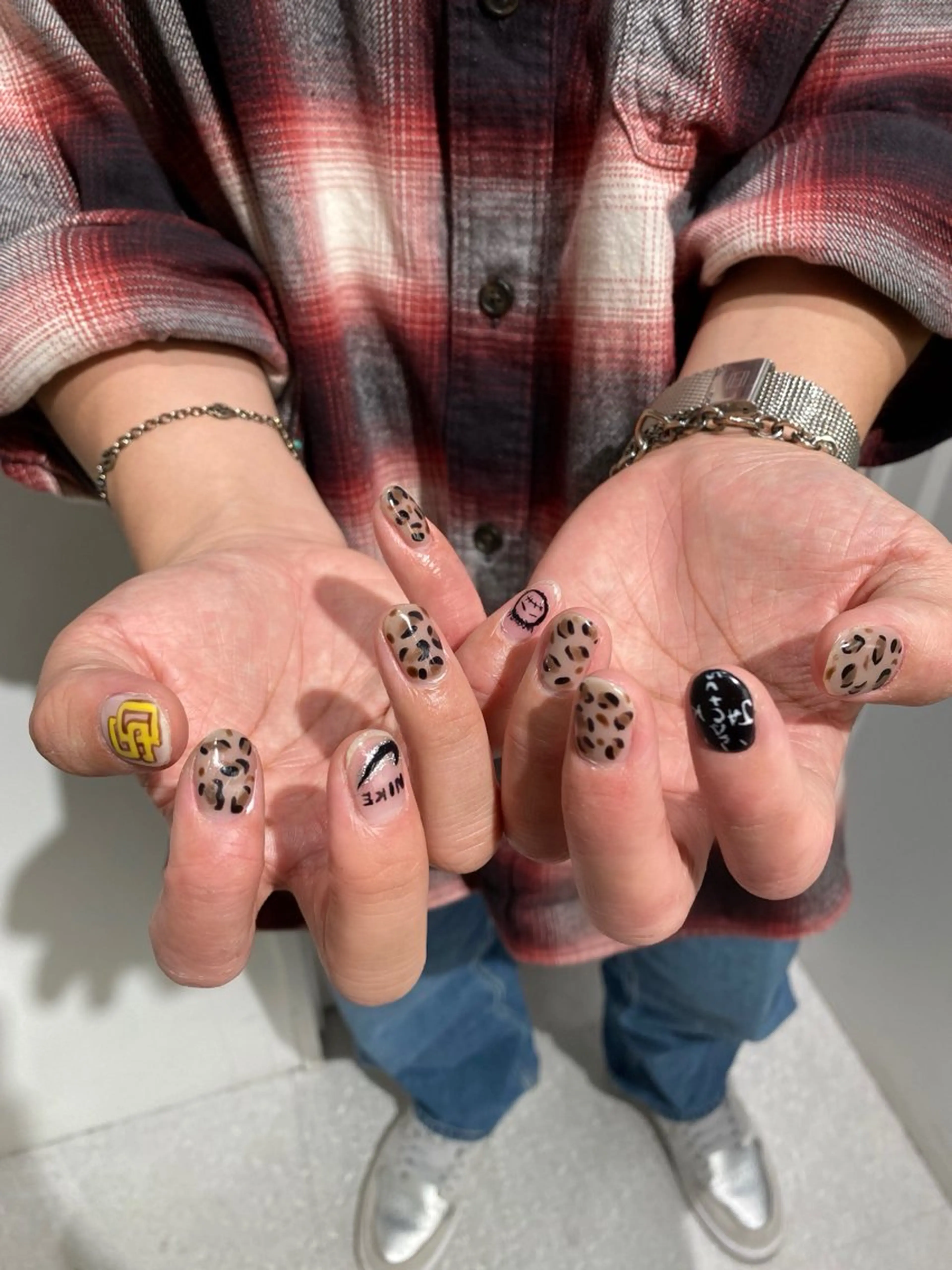 ネイル ハンドネイル ハンドケア カンナ【Y2Kネイル /コーンロウ】のネイルデザイン