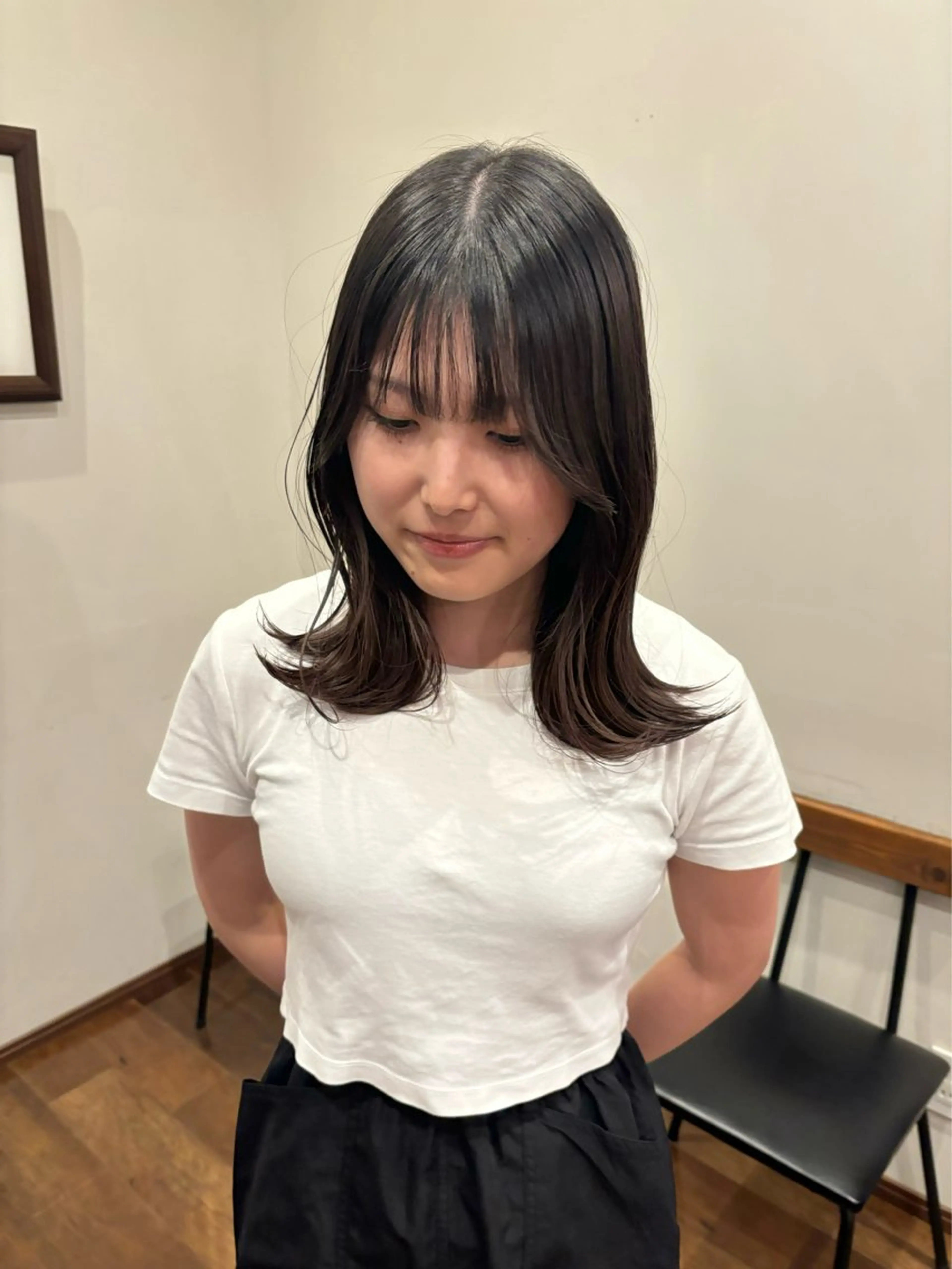 ミディアム くびれヘア 杉本 舞のヘアスタイル