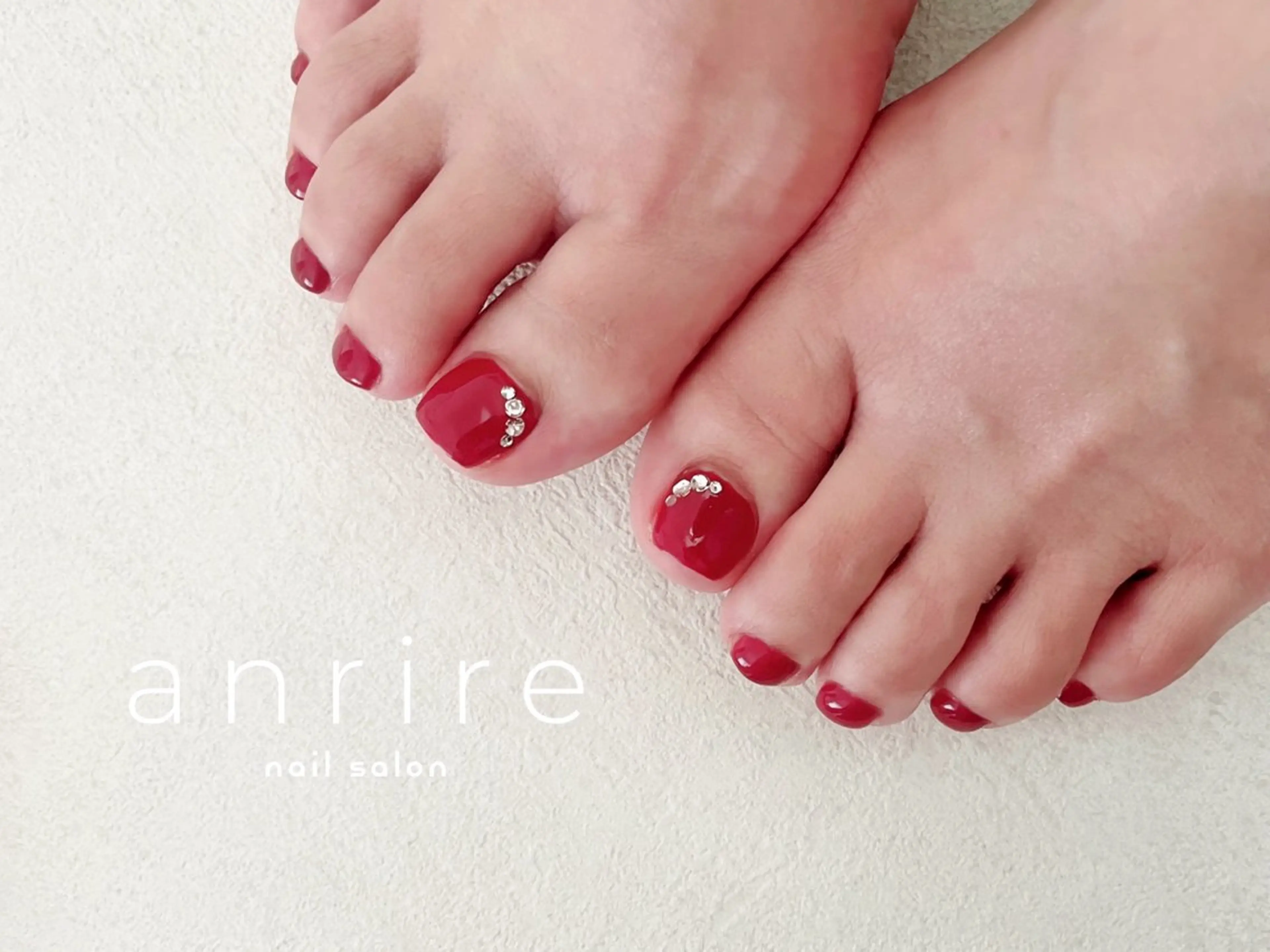 ネイル ボルドー フットネイル キラキラネイル ワンカラーネイル シンプルネイル フットネイル nail salon anrire〜アンリール〜所属・nailsalon anrireのネイルデザイン