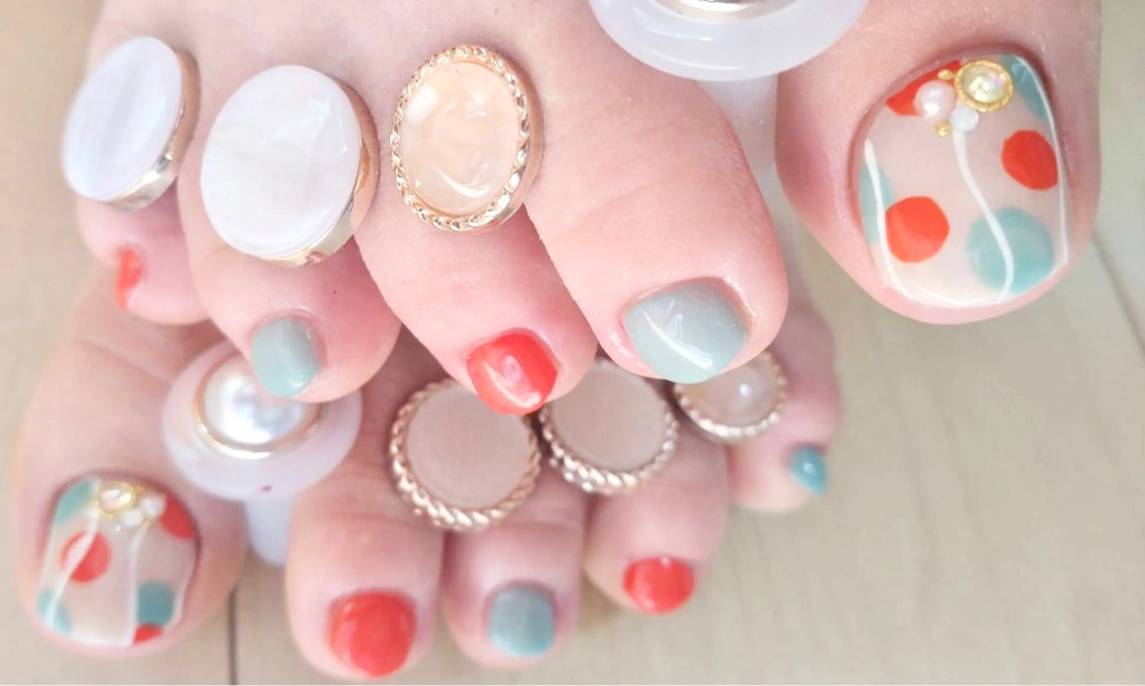 ネイル フットネイル nail salon HIRUKANAのネイルデザイン