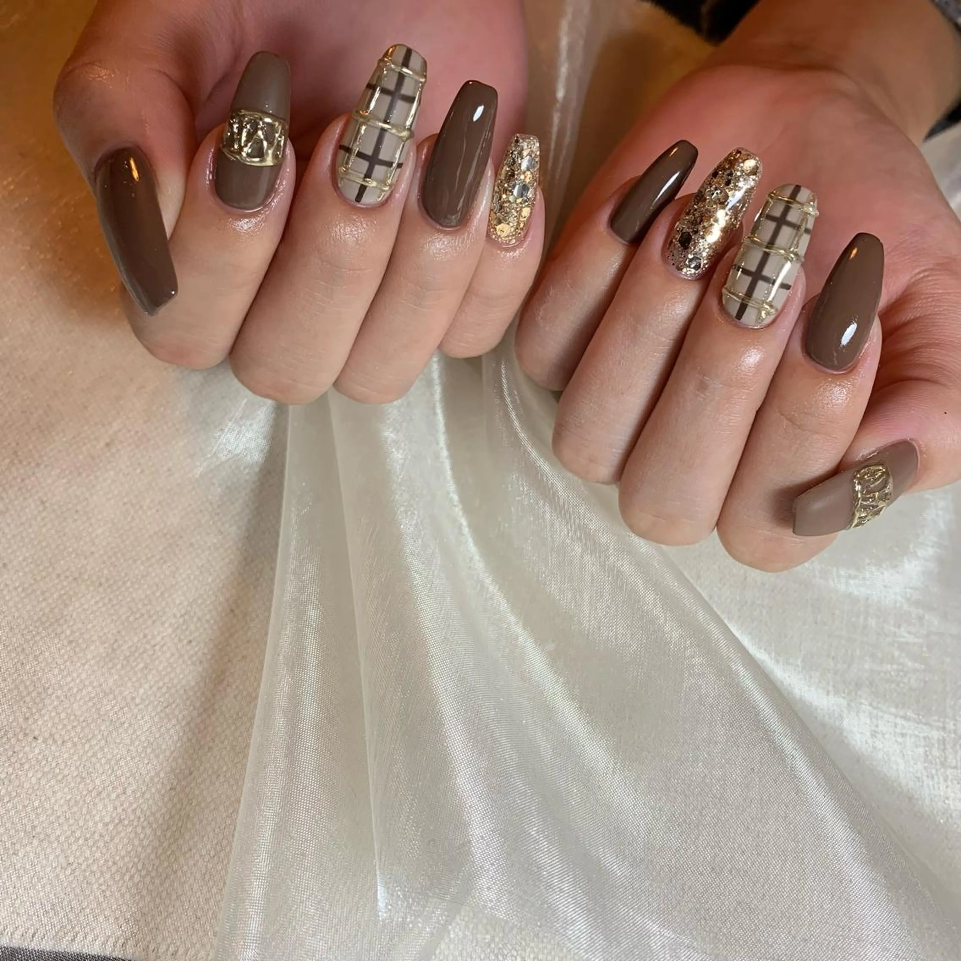 ネイル ハンドネイル repos~ルポ~所属・里見 麗のネイルデザイン