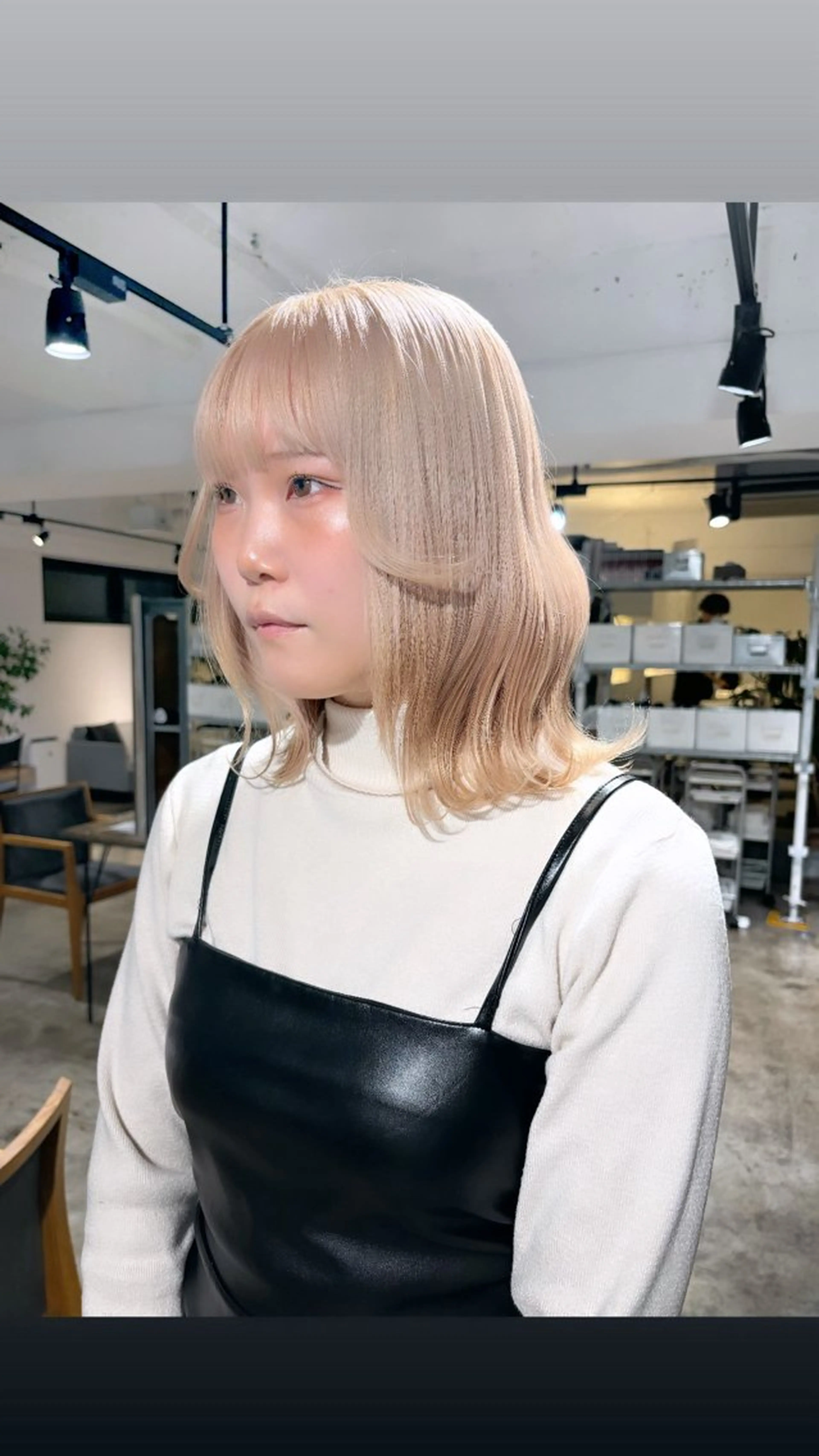 セミロング カラー ベージュカラー ブリーチ ケアブリーチ ケアカラー ダブルカラー ヘアカラー トリートメント 暖色カラー🍒 ケアブリーチ/akiのヘアスタイル