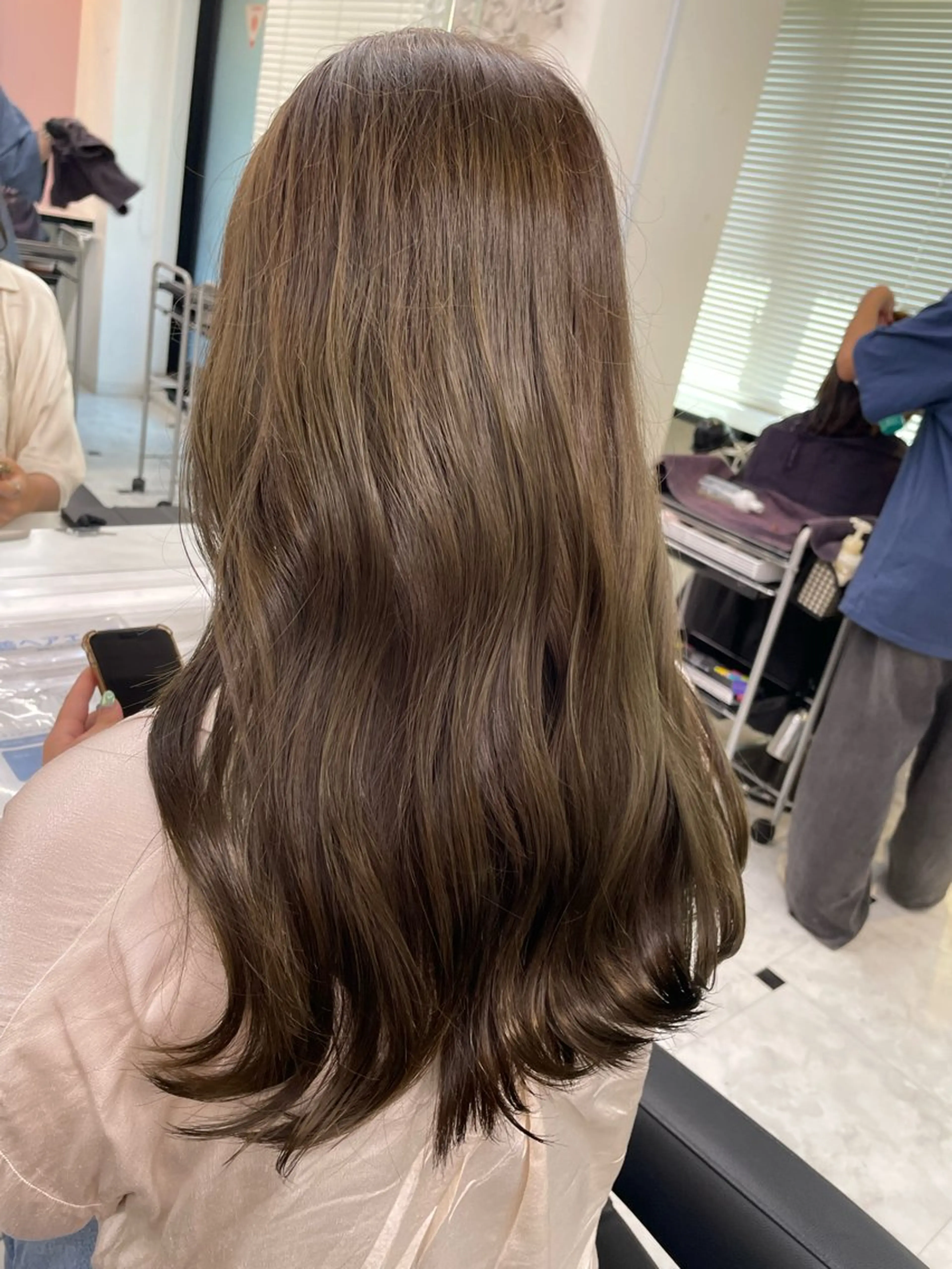 セミロング カット 縮毛矯正 うる艶トレンドヘア 🕊️上野BABYのヘアスタイル