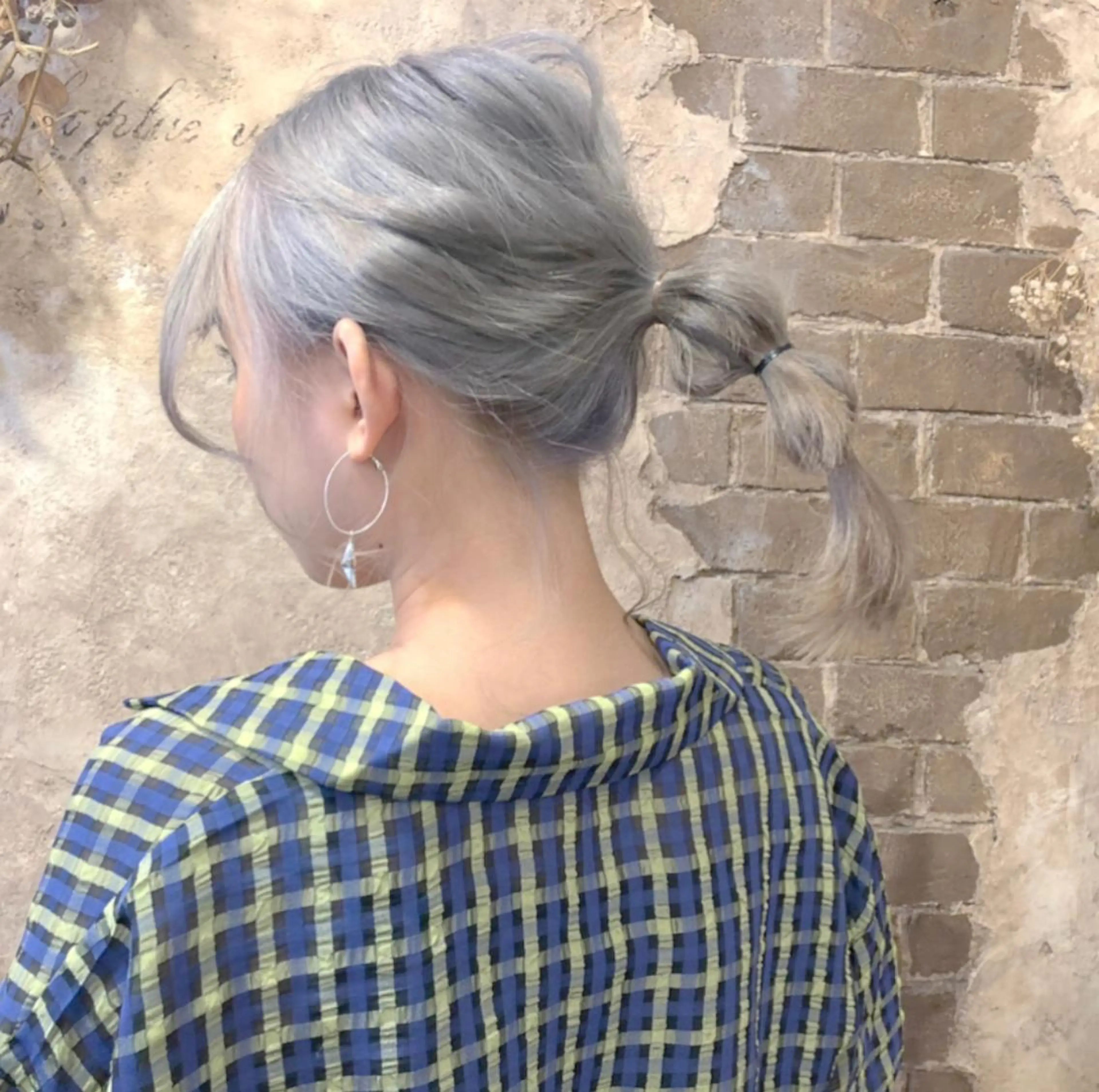 セミロング カラー ヘアアレンジ ブリーチ、パーマ 西部笑のヘアスタイル