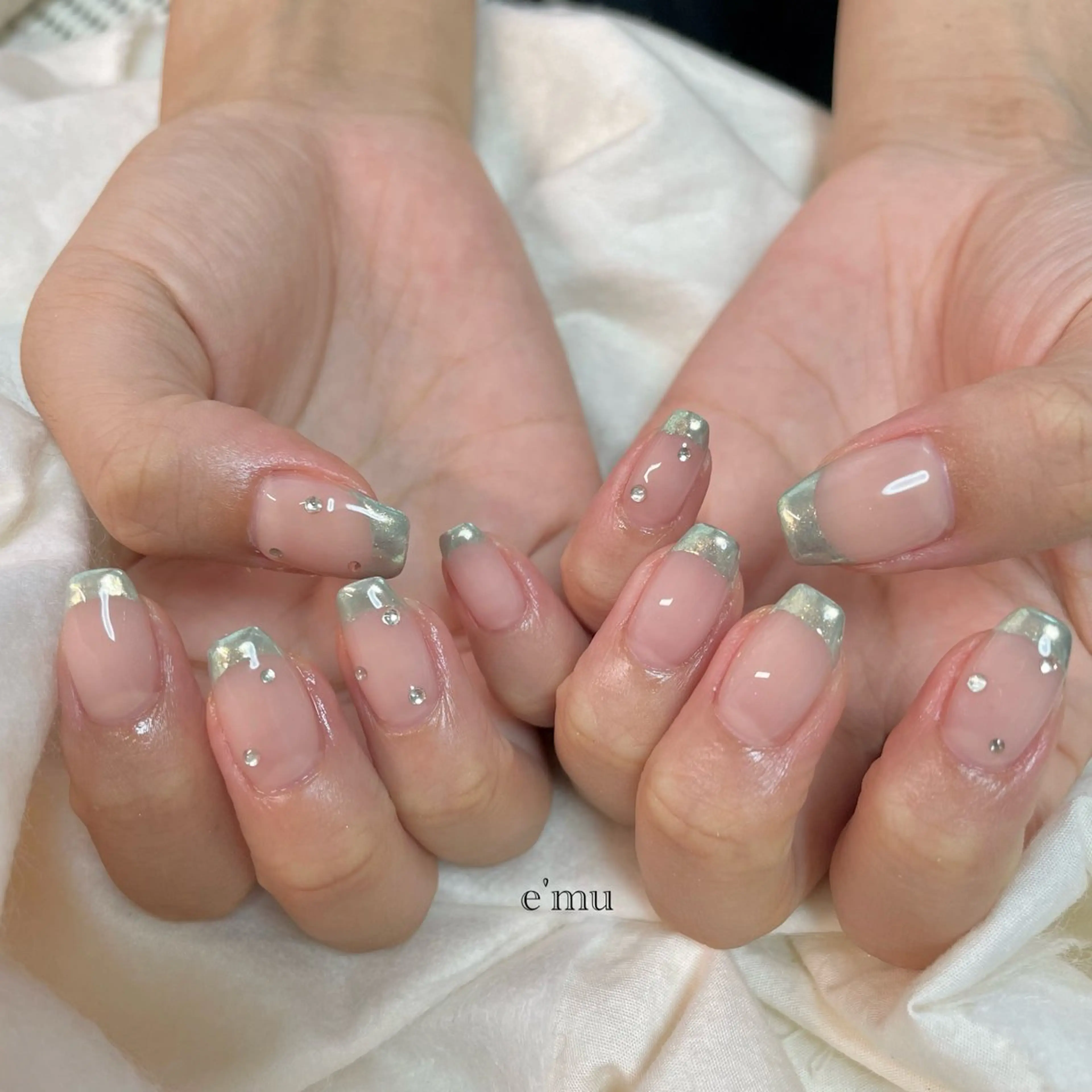 ネイル フレンチネイル ミラーネイル nail salon e'mu💐のネイルデザイン